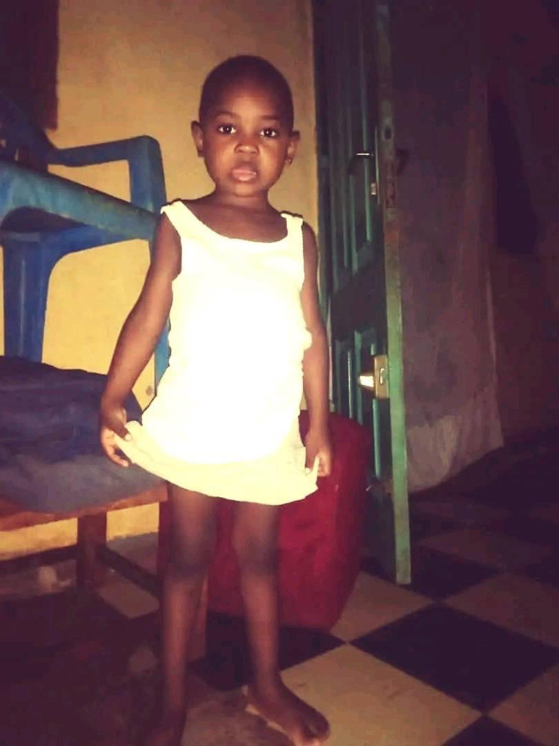 PatrickOvono's tweet photo. Mes Gens  ooh
Aidons à la retrouver!
Max de partages!!

Je cherche ma fille disparu depuis hier matin à Yaoundé Ekounou (boulangerie ADEL) . 
Prière de m'appeler au 690315237 elle est vêtu d'une robe rouge avec les mini cheveux . 
Que le Seigneur te ramène à la maison. https://t.co/Q4WgNZ218v