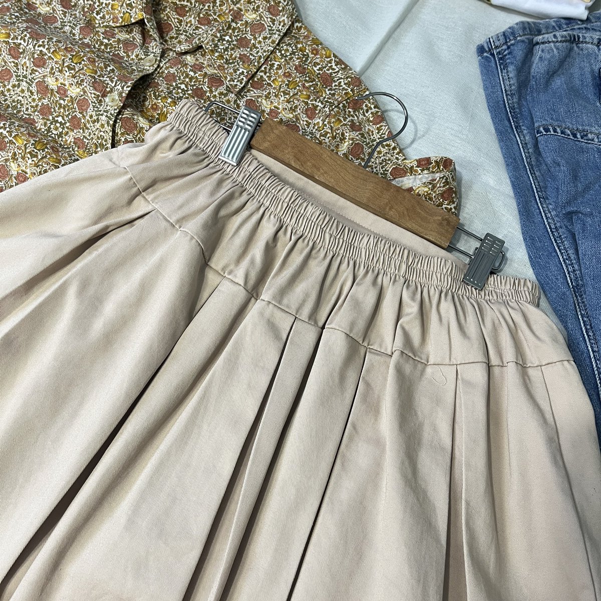 rnx1908's tweet photo. 🌻กระโปรง สีน้ำตาลอ่อนๆ มีซับใน
**ตำหนิไม่มี
เอว ก่อนยืด 26 ยาว 17.5
— 150. ฿

สนใจ CF ทัก DM. มาเลยค่ะ
💥สินค้าเป็นแบบมือสอง อาจจะมีตำหนิเล็กน้อยขอคนที่รับได้ค่ะ

#ส่งต่อเสื้อผ้า #ส่งต่อเสื้อผ้ามือสอง #ส่งต่อ  #เสื้อผ้ามือสอง #โล๊ะตู้ #โล๊ะตู้เสื้อผ้ามือสอง https://t.co/ZIjozWDpjg