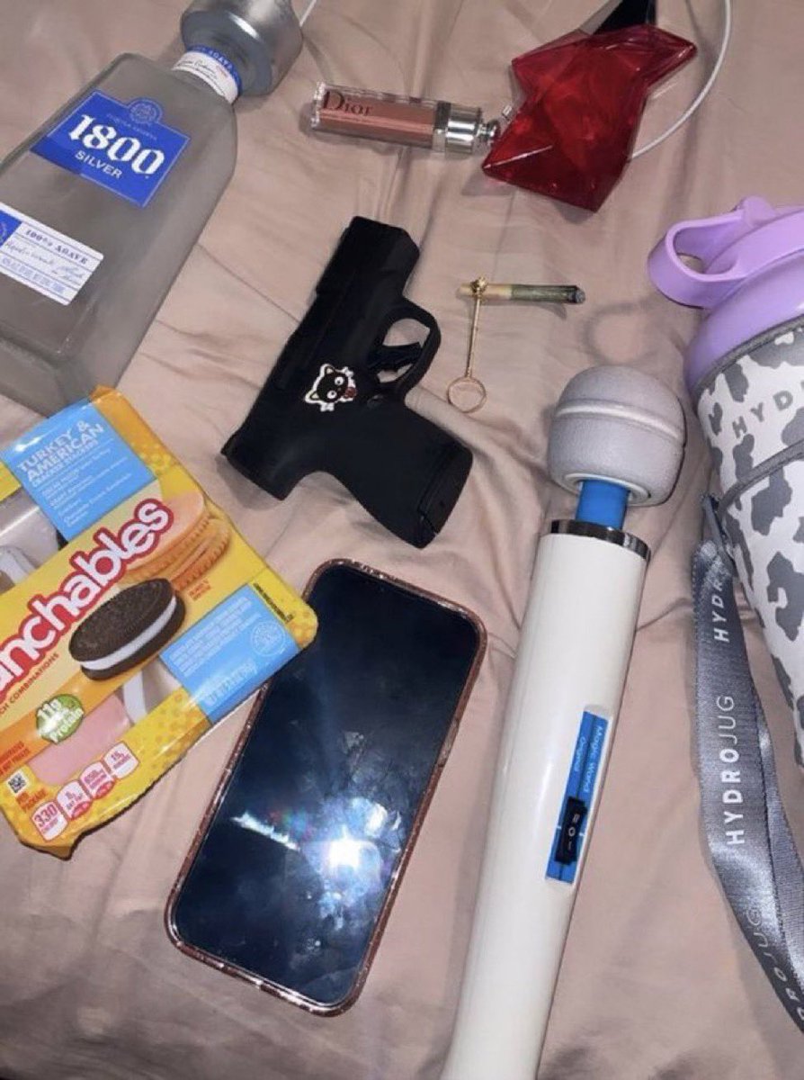 gilmxres's tweet image. ready for whatever the tortured poets department brings