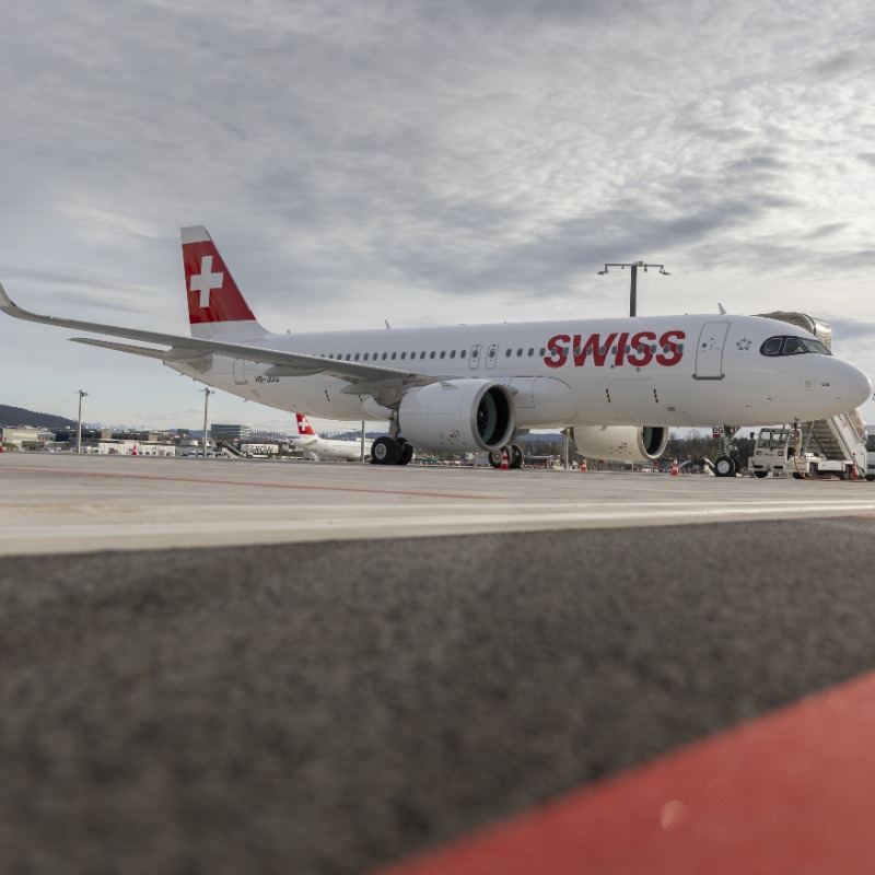 A big round of applause for our newest family member in our fleet. 👏 Our brand new Airbus A320neo, HB-JDG, has arrived fresh from the Airbus factory in Toulouse last week. ✈ To many happy landings. ❤🛬 Picture: @andytakeoff on Instagram. #flyswiss #AirbusA320neo