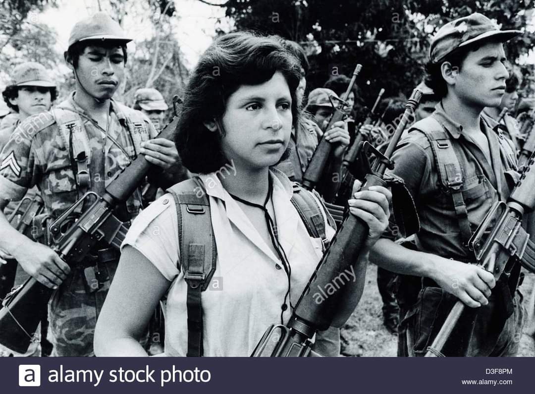 #MujeresEnLucha

#ElSalvadorEnGuerra 1972-1992

📷 👇🏽