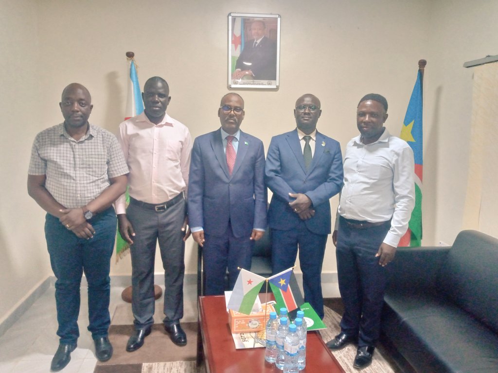 Hornoured to receive encouraging feedback on the Mid-Term Review of the 2021-2025 IGAD Regional Strategy from H.E. <a href="/mahamoud_hassan/">HASSAN MAHAMOUD</a> Djibouti Ambassador and the current Dean of the IGAD Forum of Ambassadors in South Sudan.
He advocated for more support to South Sudan <a href="/DrWorkneh/">Dr Workneh Gebeyehu</a>