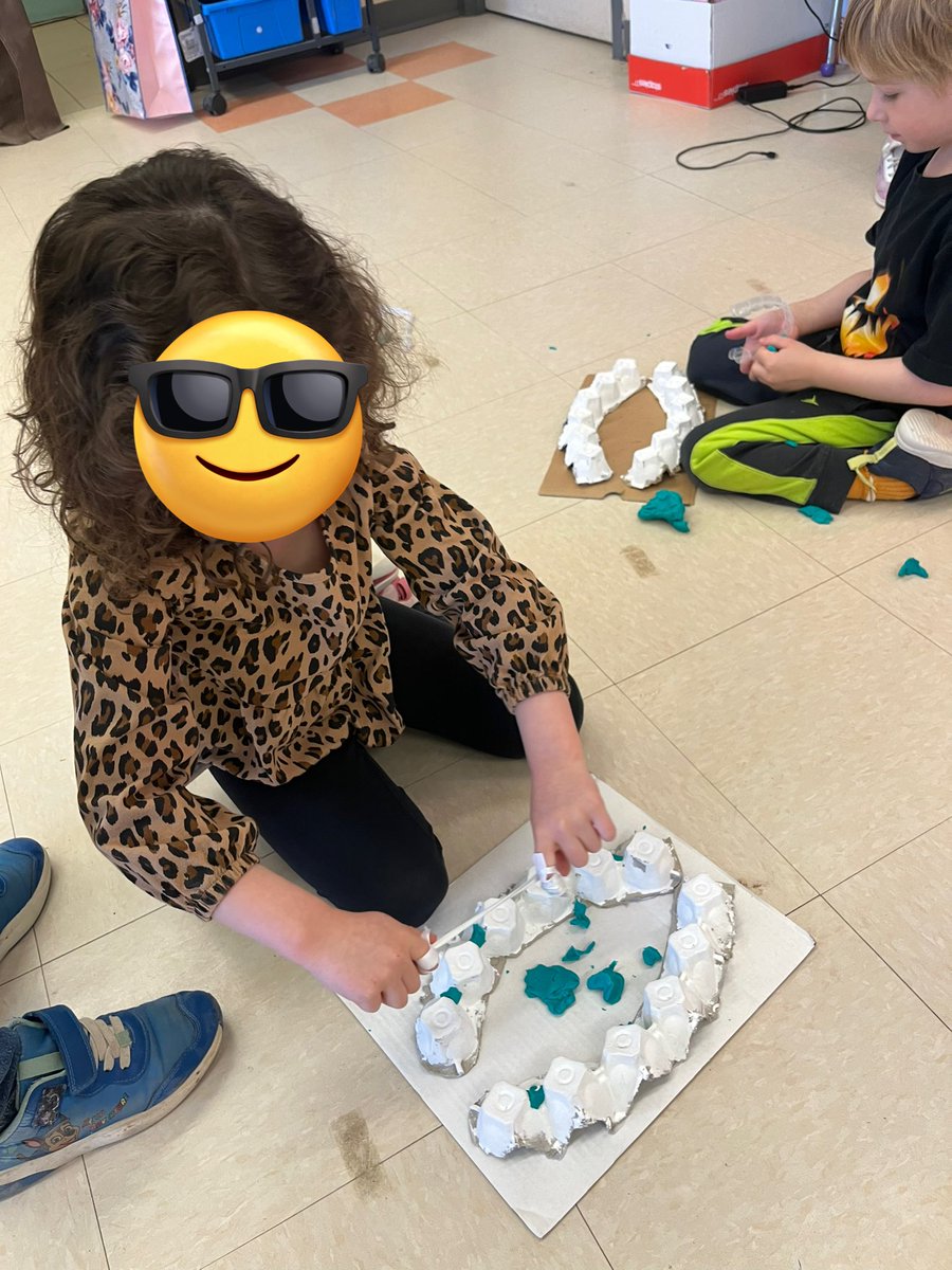 LathamOlmc's tweet photo. Learning about our teeth through hands-on activities @alcdsb @alcdsb_olmc https://t.co/QKqN2huHgD