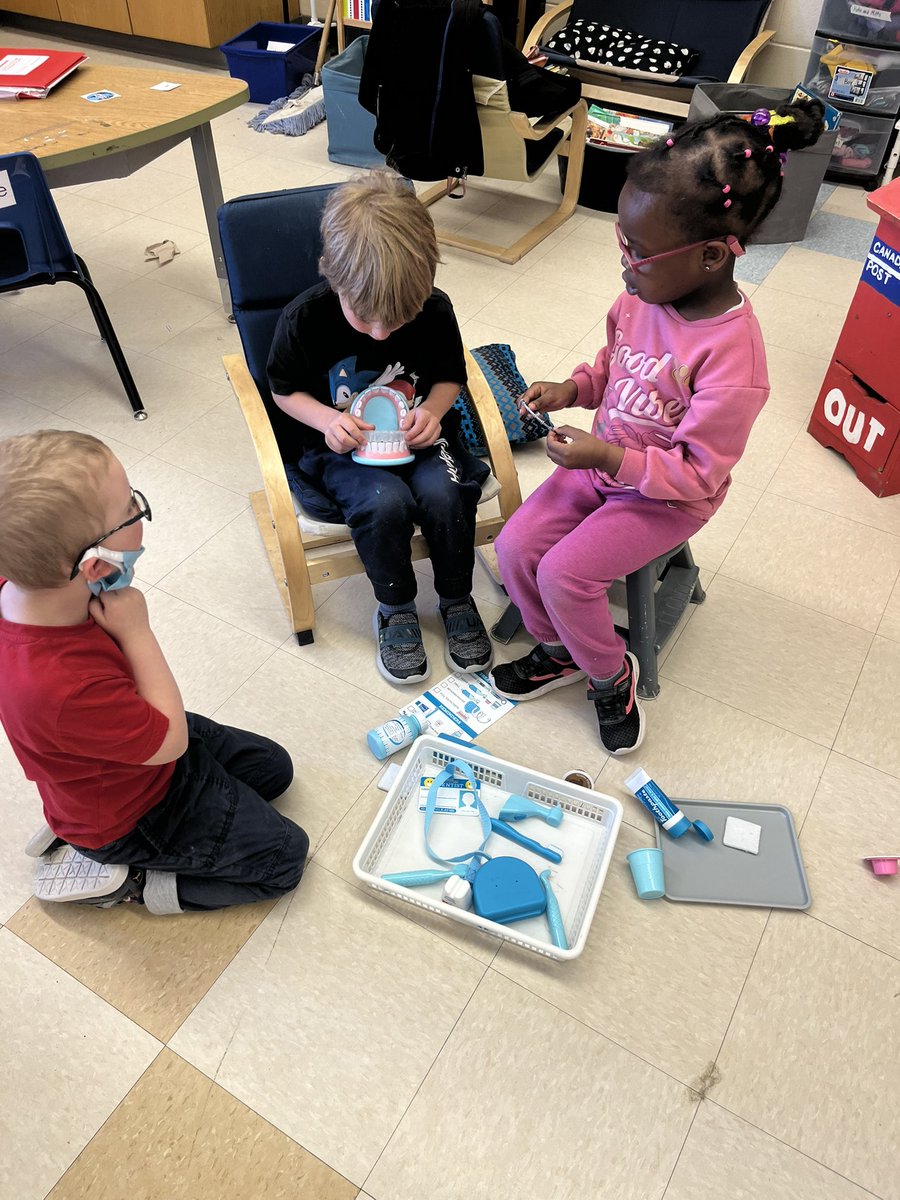 LathamOlmc's tweet photo. Learning about our teeth through hands-on activities @alcdsb @alcdsb_olmc https://t.co/QKqN2huHgD
