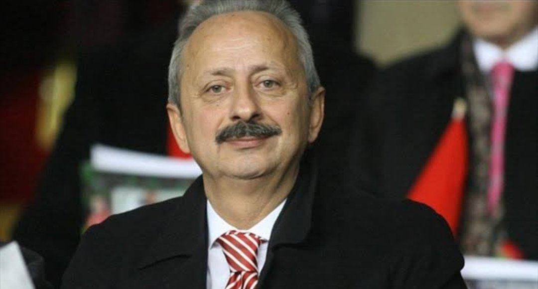 TFF Başkanı Adam gibi adam Haluk Ulusoy olmalıdır. En azından Eyyamci degil. Hem Türk Futbolu adına tekrar eski Başarılar gelecektir. Kimseye de eyvallahı yoktur. Hak edene Hak ettiği gibi davranır.