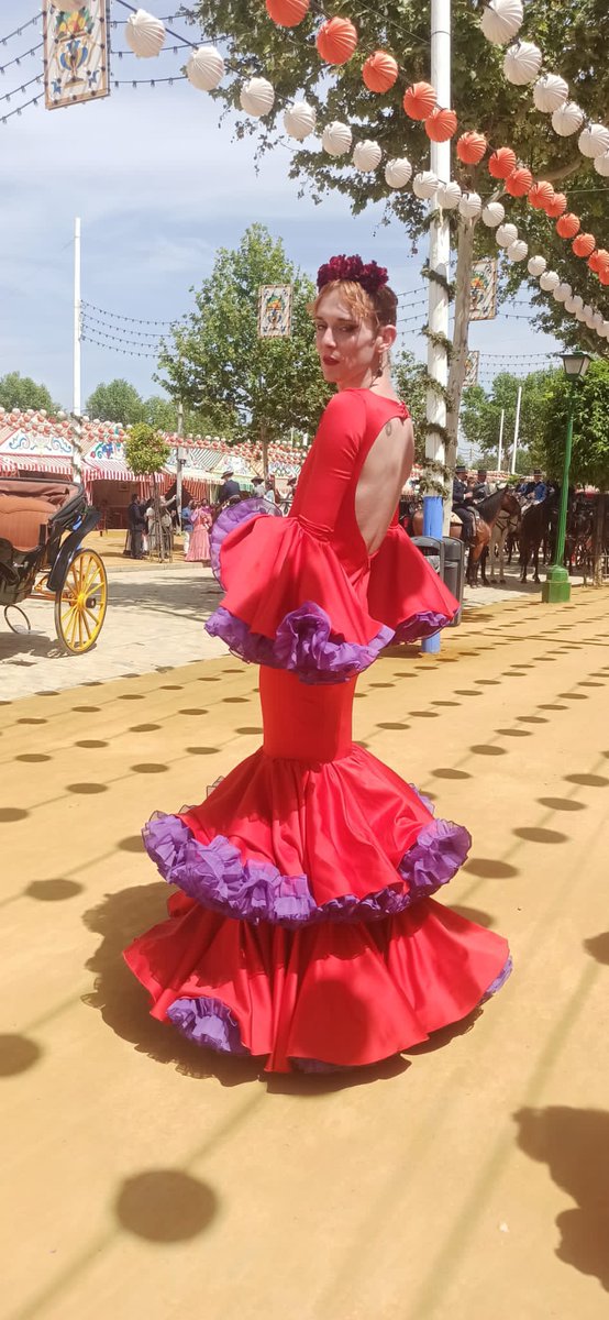 Roja y violeta República.

🍎🍇

#FeriadeAbril2024 #FeriaDeAbril24