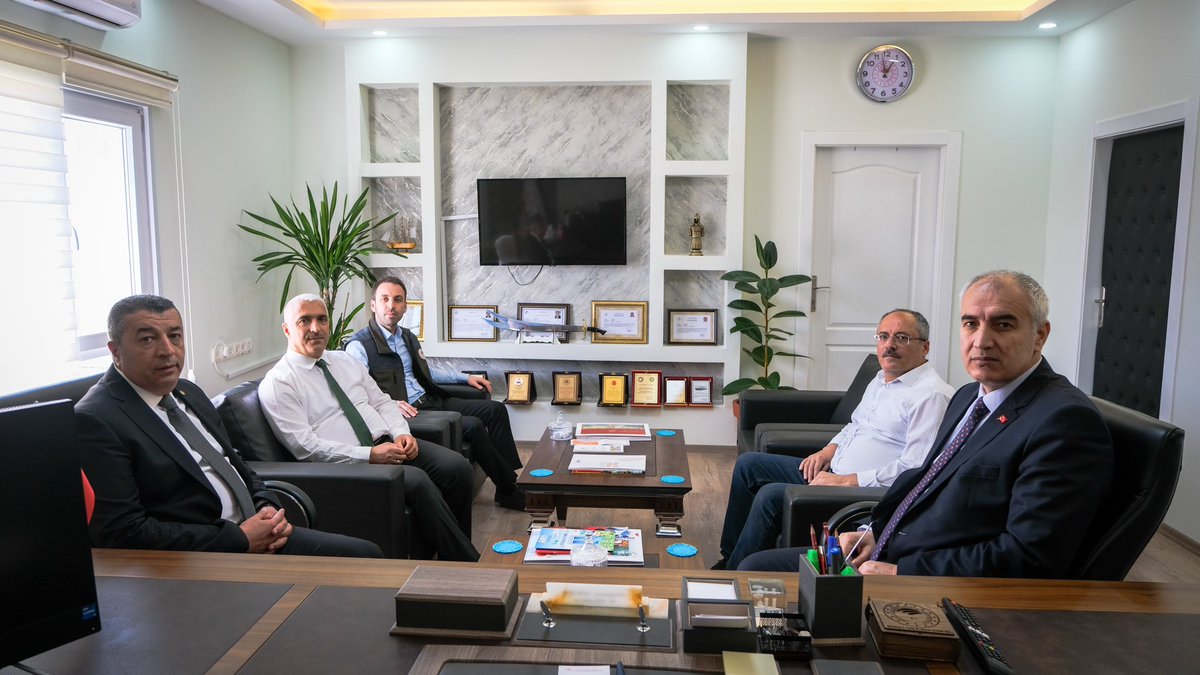 Malatya Ticaret Borsası Başkanı Sayın Ramazan Özcan, İl Müdürümüz Osman Akar’ı makamında ziyaret etti. Ziyarette tarım ve hayvancılık sektörü hakkında istişarelerde bulunuldu.