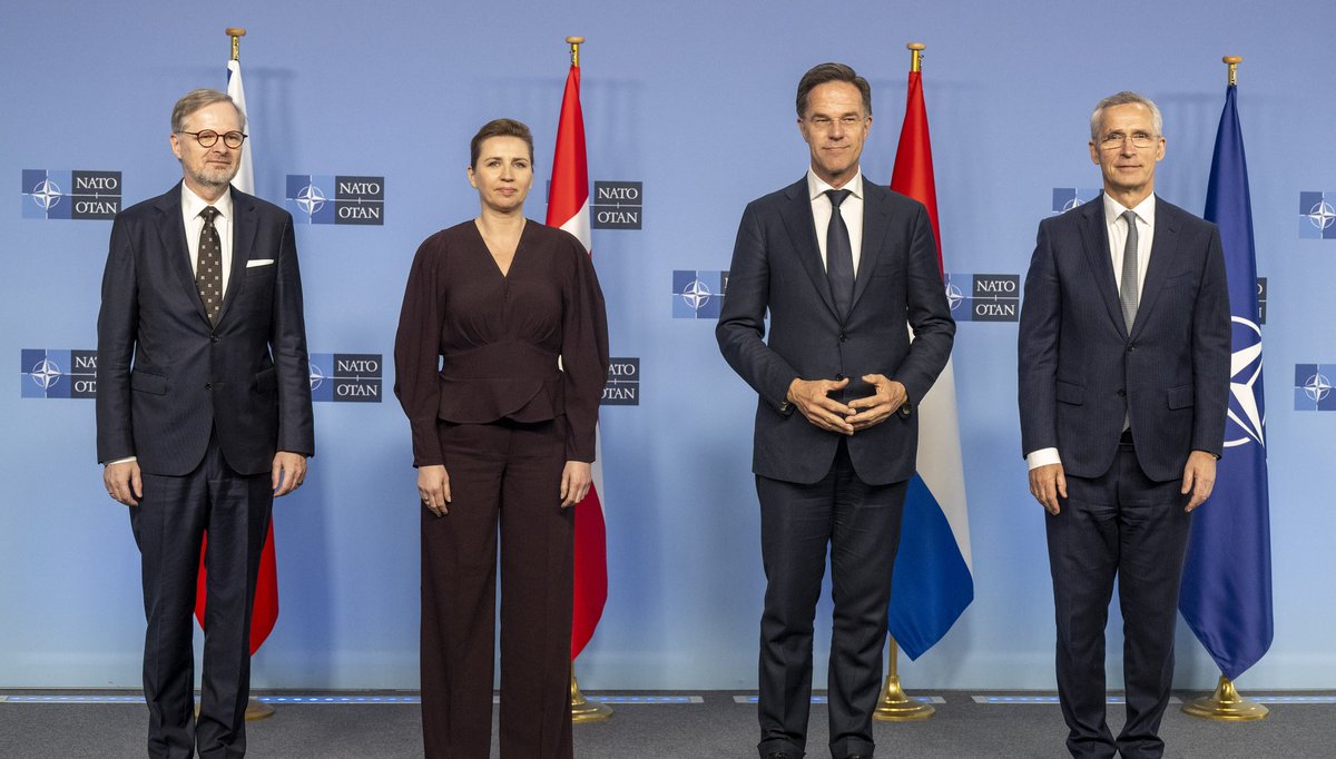 Statsministeren er i Bruxelles og har netop holdt møde med @jensstoltenberg, @MinPres og @P_Fiala om ammunition og luftforsvar til Ukraine. Senere i dag er der møde i Det Europæiske Råd.