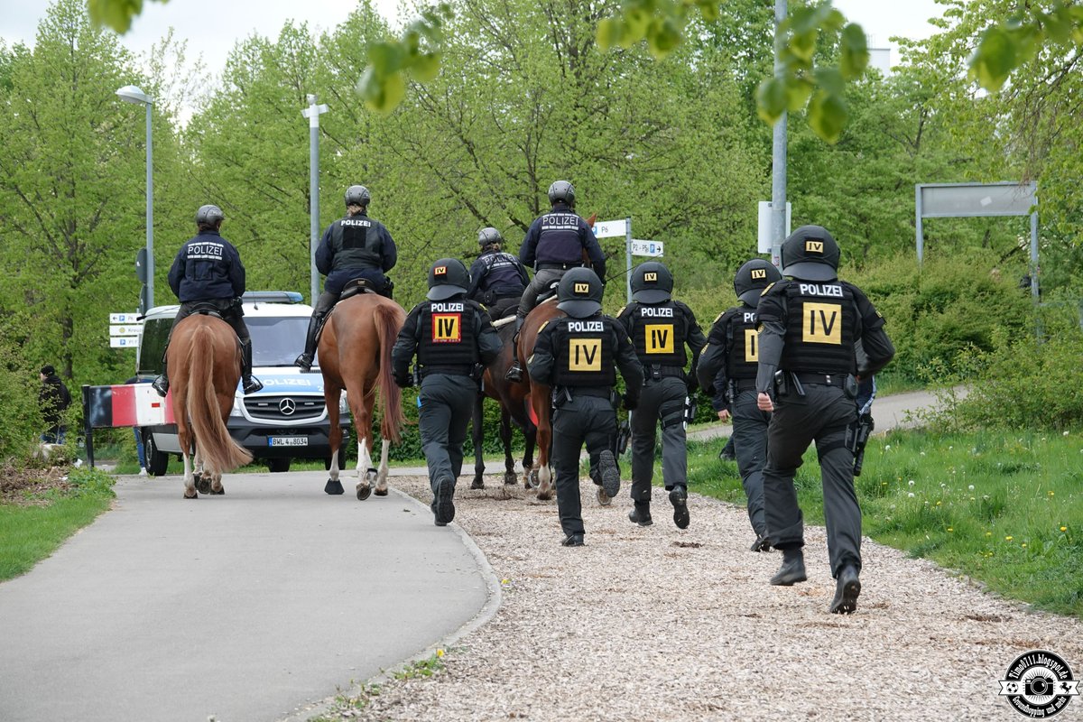 FasziFankurve's tweet photo. Choreografien, Pyroshows, Angriffsversuch &amp; Tumulte mit der #Polizei. Was gestern beim #WFVPokal-Viertelfinale zwischen #Reutlingen &amp; #Aalen los war 👉
https://t.co/Drfz7avCDu
#SSV05 #VfR #SSVVfR https://t.co/xnq3IXpAVc