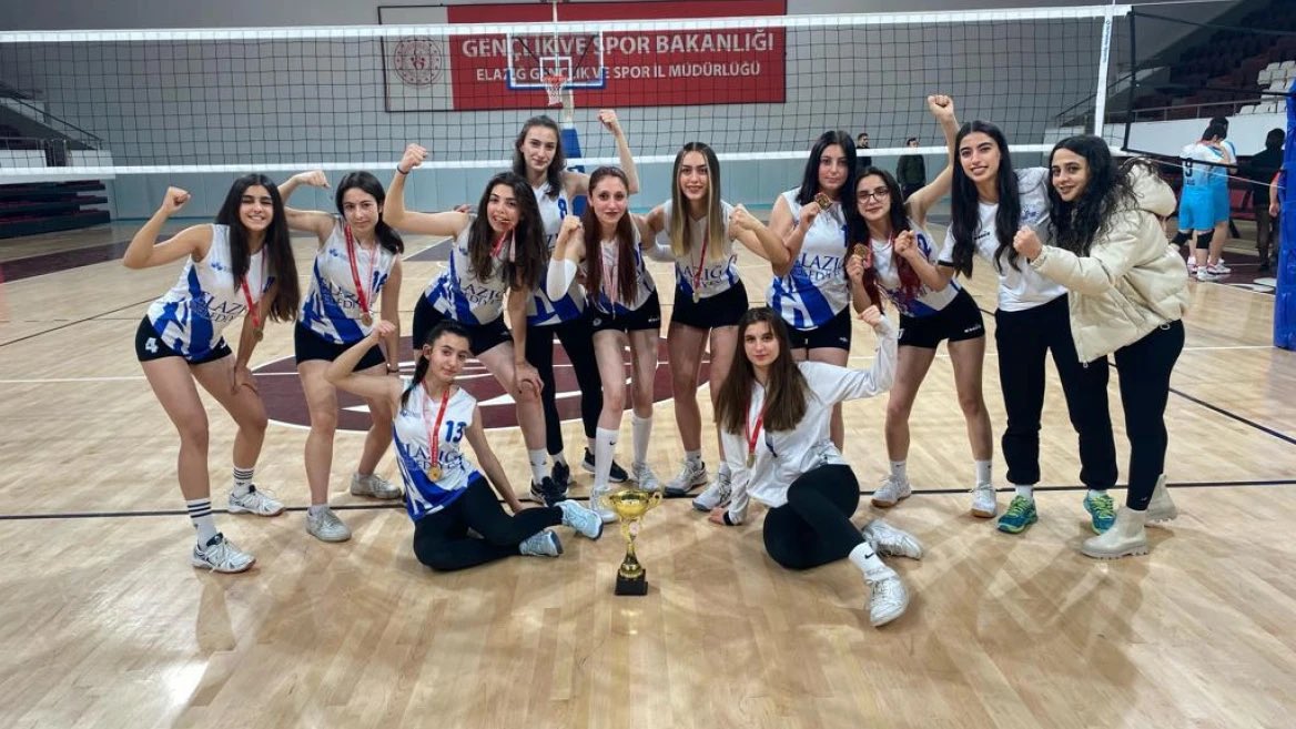 ELAZIĞ BELEDİYESİ VOLEYBOL TAKIMI GENÇLER GRUBU DİYARBAKIR YOLCUSU 📰elazig.bel.tr/elazig-belediy…