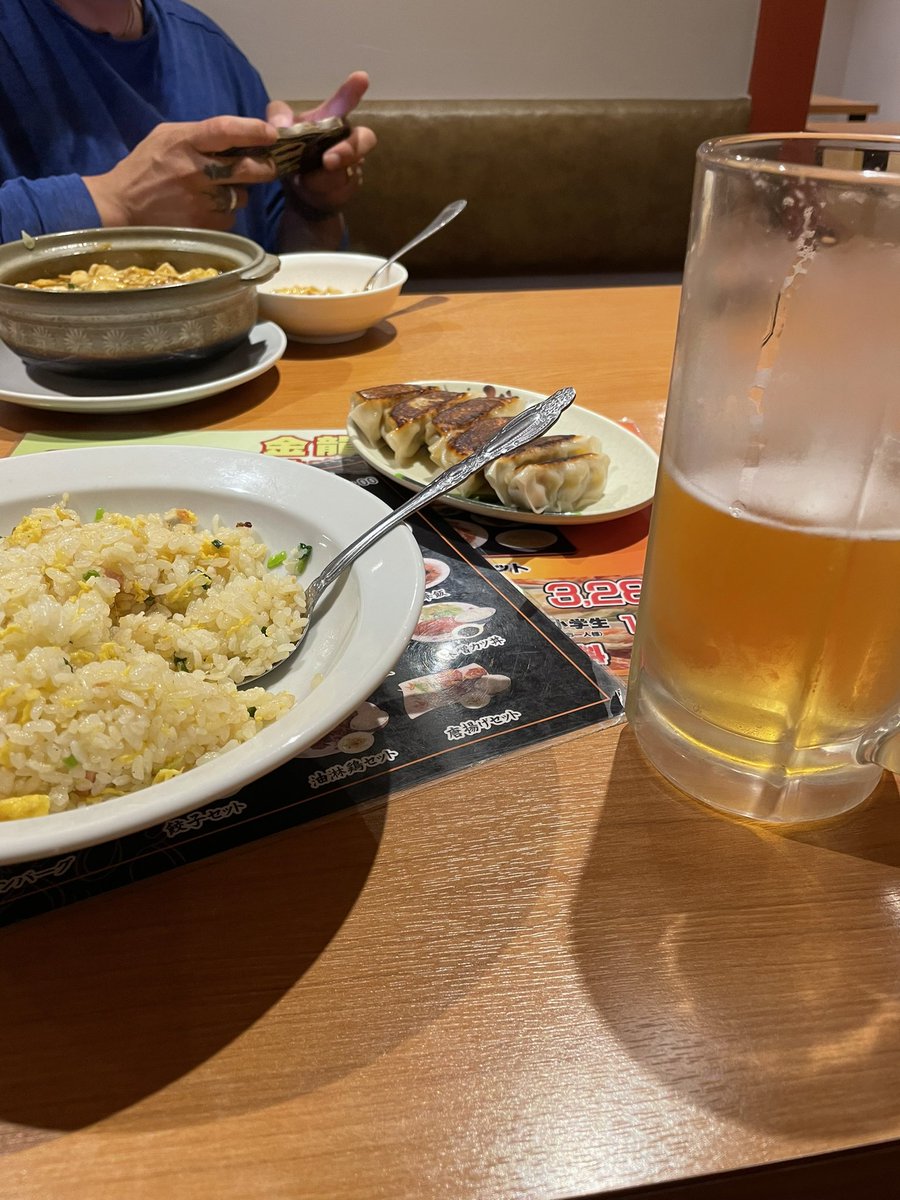 m30240956's tweet photo. 調子こいて呑んだわいいが、今日一日動けず
休みでよかったー https://t.co/raGIw2NxEV