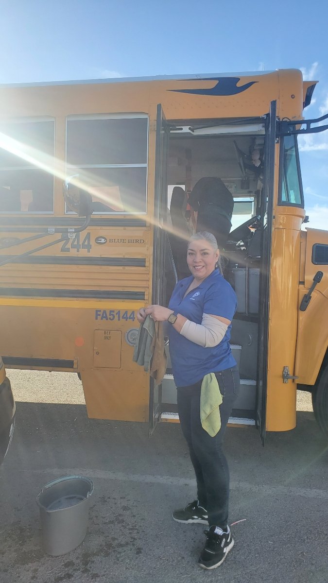 Clint ISD Transportation Department making sure our kids ride exceptionally clean buses! Bien hecho equipo! #ThatsHowWeRoll