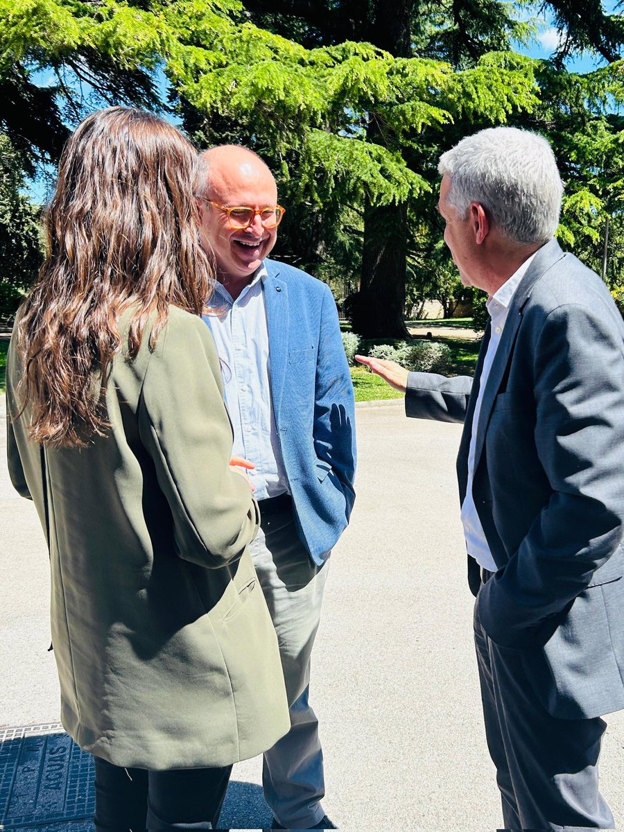 mncsls's tweet photo. El @GrupPereMata fa molts anys que treballa en els àmbits de la salut mental, els serveis socials, l'atenció a la gent gran i la discapacitat. Hem recollit les seues aportacions per millorar el benestar de pacients i residents.

#10comarques100trobades https://t.co/Phh83Enqgk