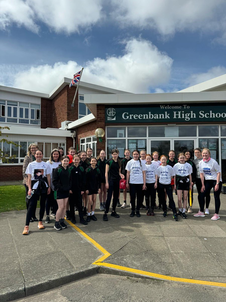 A huge well done to our amazing students who completed the relay 🏃 run to raise money for #kNOwknifecrime bleed kits for schools throughout Sefton @Knifesaversuk @LondonMarathon @in_mcginty