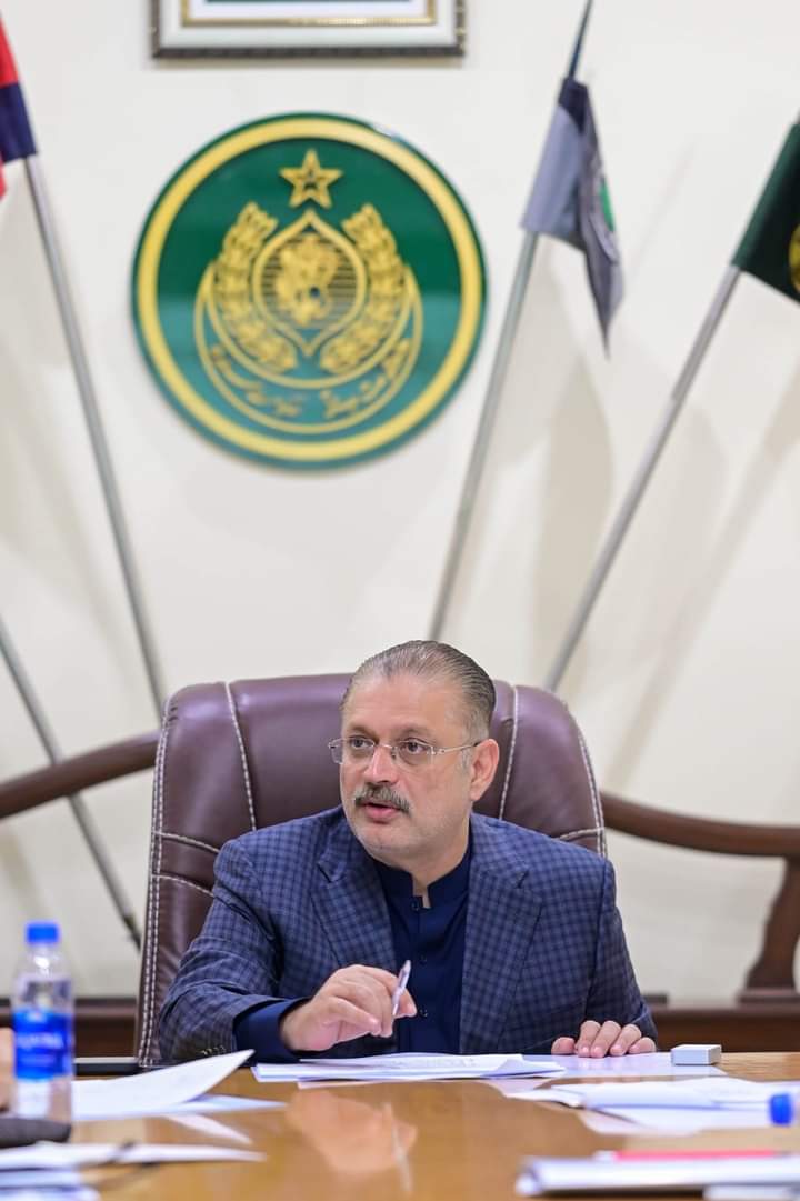 Munwar_Kaleri's tweet photo. کراچی 

17 اپریل 2024 

محکمہ ایکسائز، ٹیکسیشن، نارکوٹکس کنٹرول کی جانب سے روینیو بڑھانے اور ٹیکس میکنزم میں جدت لا کر مضبوط بنانے کا فیصلہ 

کورٹ میں بینک گارنٹیز کی مد میں اور ناظر کے پاس سندھ حکومت کے جمع 180 ارب روپے کی واپسی کے لئے سپریم کورٹ سے رجوع کرنے کا فیصلہ

سینئر وزیر شرجیل انعام میمن کی زیر صدارت اعلی سطح کا اجلاس، سیکریٹری ایکسائز سلیم راجپوت، ڈی جی ایکسائز اورنگزیب پنہور اور دیگر شریک 

گاڑیوں کی رجسٹریشن کے پورٹس اور دیگر متعلقہ مقامات پر کائونٹرز قائم کرنے اور دیگر جدید طریقہ کار متعارف کروانے کا فیصلہ

سینئر صوبائی وزیر شرجیل انعام میمن کی جانب سے ایکسائز دفاتر کو اپ گریڈ کرنے، انفرا اسٹرکچر بہتر بنانے، لاجسٹک ضروریات جلد پورا کرنے کی ہدایت

چیک پوسٹ نظام و مضبوط کرنے، نئی چیک پوسٹس کا قیام، گاڑیوں، نارکو ڈٹیکٹر کی خریداری، موبائل ٹیسٹنگ لیب کے قیام کا بھی فیصلہ 

گاڑیوں کی رجسٹریشن کے لئے جدید انداز کے پلیٹس کے اجراع کا نظام لانے کی بھی ہدایت

اجلاس میں منشیات کے خلاف پولیس کے تعاون سے کارروائیوں میں تیزی لانے اور منشیات کی تسخری روکنے کے لئے تمام ممکنہ اقدامات کا فیصلہ 

پورٹ سے شو رومز اور دیگر صوبوں تک گاڑیوں کی منتقلی کے لئے قانونسازی کی جائے گی، شرجیل انعام میمن

ایکسائز ٹیم پورٹس اور دیگر مقامات پر کائونٹر بنائے گی، گاڑیوں کی بروقت رجسٹریشن کی جائے گی، شرجیل انعام میمن 

منشیات کے خلاف کارروایوں میں تیزی لائی جائے، منشیات فروش معاشرے کے دشمن ہیں، شرجیل انعام میمن 

پولیس اور دیگر اداروں کی مدد سے منشیات کا قلع قمہ کیا جائے، شرجیل انعام میمن
@sharjeelinam @rawalsharjeel