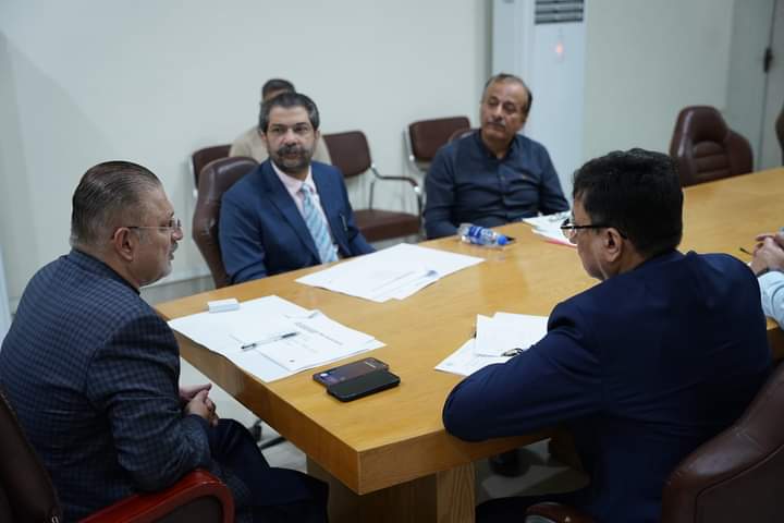 Munwar_Kaleri's tweet photo. کراچی 

17 اپریل 2024 

محکمہ ایکسائز، ٹیکسیشن، نارکوٹکس کنٹرول کی جانب سے روینیو بڑھانے اور ٹیکس میکنزم میں جدت لا کر مضبوط بنانے کا فیصلہ 

کورٹ میں بینک گارنٹیز کی مد میں اور ناظر کے پاس سندھ حکومت کے جمع 180 ارب روپے کی واپسی کے لئے سپریم کورٹ سے رجوع کرنے کا فیصلہ

سینئر وزیر شرجیل انعام میمن کی زیر صدارت اعلی سطح کا اجلاس، سیکریٹری ایکسائز سلیم راجپوت، ڈی جی ایکسائز اورنگزیب پنہور اور دیگر شریک 

گاڑیوں کی رجسٹریشن کے پورٹس اور دیگر متعلقہ مقامات پر کائونٹرز قائم کرنے اور دیگر جدید طریقہ کار متعارف کروانے کا فیصلہ

سینئر صوبائی وزیر شرجیل انعام میمن کی جانب سے ایکسائز دفاتر کو اپ گریڈ کرنے، انفرا اسٹرکچر بہتر بنانے، لاجسٹک ضروریات جلد پورا کرنے کی ہدایت

چیک پوسٹ نظام و مضبوط کرنے، نئی چیک پوسٹس کا قیام، گاڑیوں، نارکو ڈٹیکٹر کی خریداری، موبائل ٹیسٹنگ لیب کے قیام کا بھی فیصلہ 

گاڑیوں کی رجسٹریشن کے لئے جدید انداز کے پلیٹس کے اجراع کا نظام لانے کی بھی ہدایت

اجلاس میں منشیات کے خلاف پولیس کے تعاون سے کارروائیوں میں تیزی لانے اور منشیات کی تسخری روکنے کے لئے تمام ممکنہ اقدامات کا فیصلہ 

پورٹ سے شو رومز اور دیگر صوبوں تک گاڑیوں کی منتقلی کے لئے قانونسازی کی جائے گی، شرجیل انعام میمن

ایکسائز ٹیم پورٹس اور دیگر مقامات پر کائونٹر بنائے گی، گاڑیوں کی بروقت رجسٹریشن کی جائے گی، شرجیل انعام میمن 

منشیات کے خلاف کارروایوں میں تیزی لائی جائے، منشیات فروش معاشرے کے دشمن ہیں، شرجیل انعام میمن 

پولیس اور دیگر اداروں کی مدد سے منشیات کا قلع قمہ کیا جائے، شرجیل انعام میمن
@sharjeelinam @rawalsharjeel