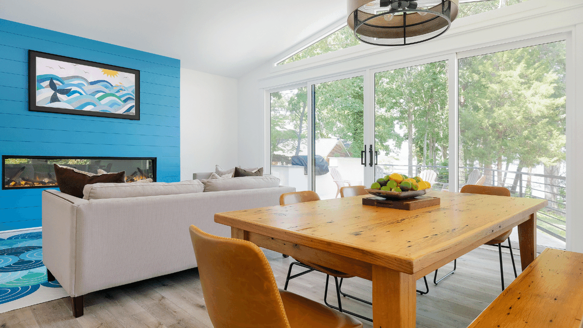 KettlerDesign's tweet image. Fresh as a boat ride on a crisp, clear day. 📸 by Shutter Avenue ☀️ Touchstone Fine Cabinetry ☀️ @msisurfaces quartz countertop ☀️fabricated by Marble &amp;amp; Stone Shop ☀️ Harkey Tile &amp;amp; Stone
#lakelife #loveyourkitchen #karenkettlerdesign