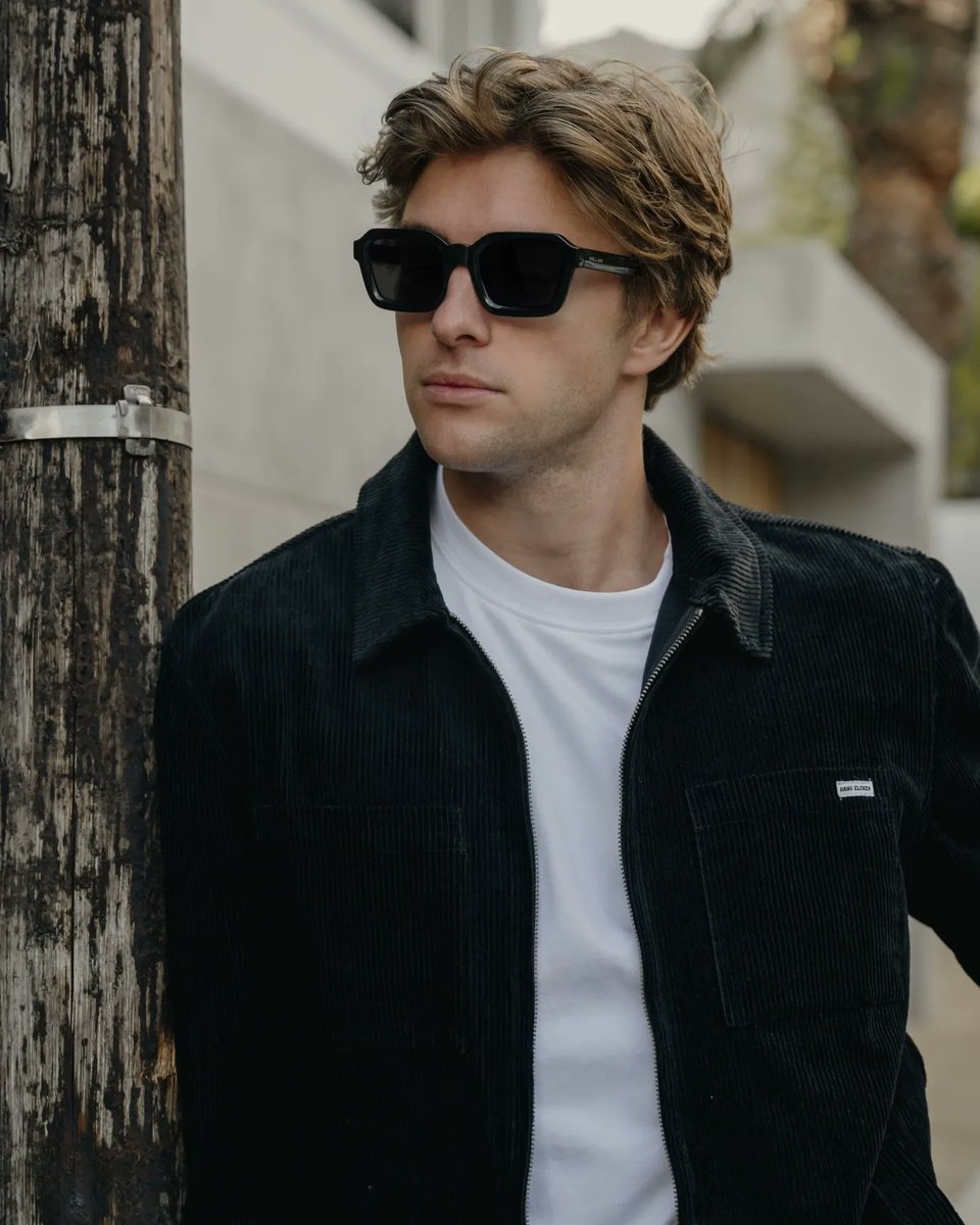 deetzblom's tweet photo. Trust the timing of your life 🌊

Shoot for @hangeleven

📷 - @robintimmie

#photoshoot #photography #capetoen #model #fashion #mensfashion #fashionphotography #lifestyle #autumn #winter https://t.co/FqEHpfNOVV