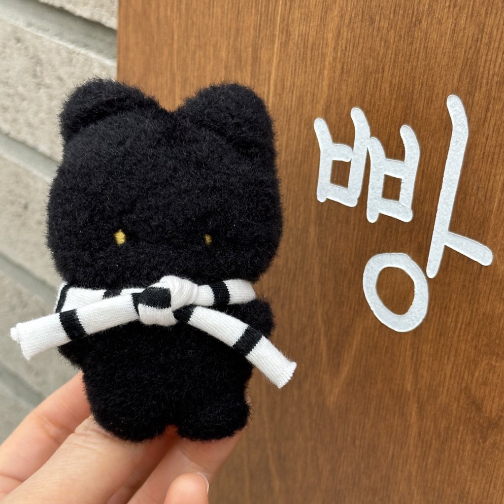 4/17(수) 잃어버린 작은 인형을 찾습니다

• 오후 3:46 서울 신사동 자연도소금빵 방문
• 오후 4:05 잠실 롯데월드타워 지하주차장 주차 후 7층 롯데뮤지엄 방문

이 사이에 분실한 듯하고 혹시 몰라 글 올려봅니다