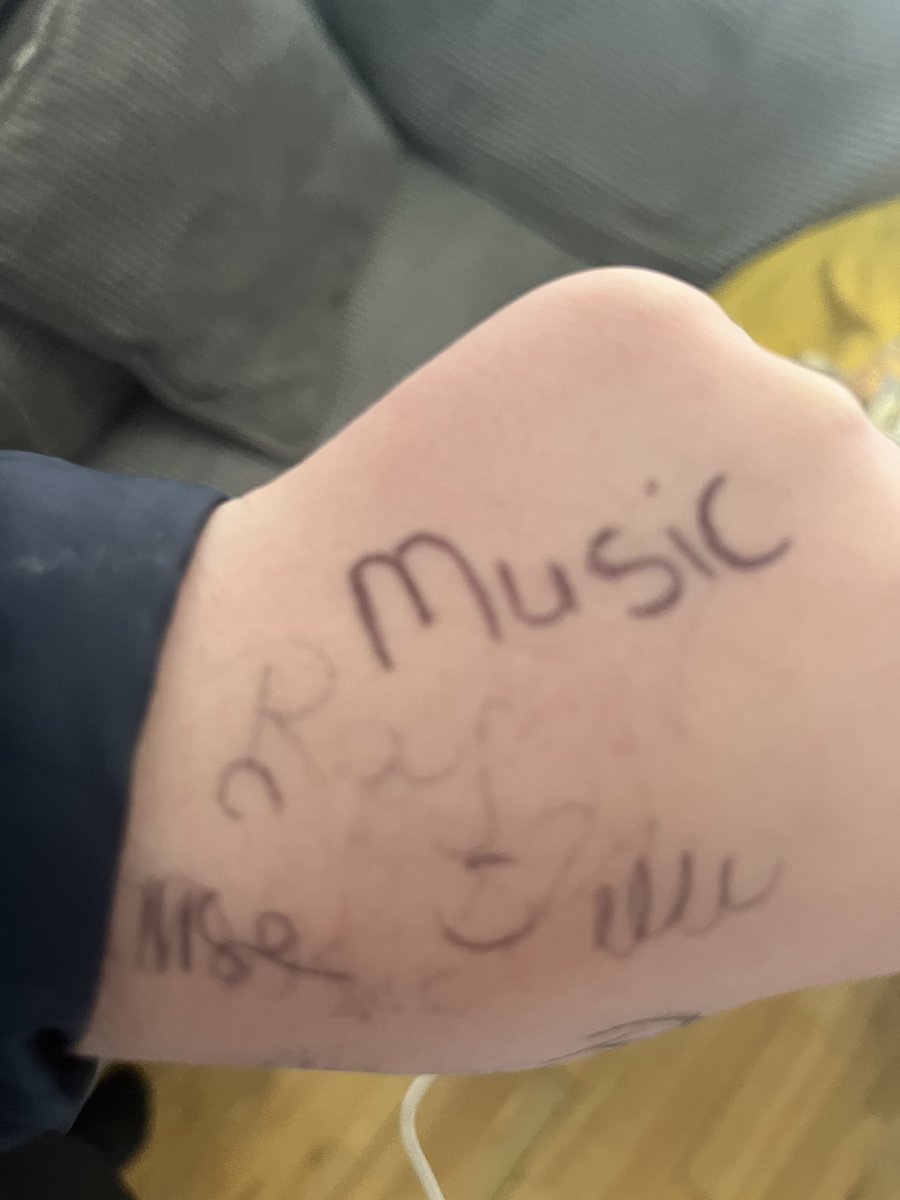 I WENT TO SHOUT AT MY DAUGHTER “SALLY CINNAMON” FOR WRITING ON HER HAND IN SCHOOL. THINK I WILL LET HER OFF THIS TIME 😅🤣😂 BOOSH 🍋🎶 #Music #MusicIsEverything #YoungGeneration #SallyCinnamon