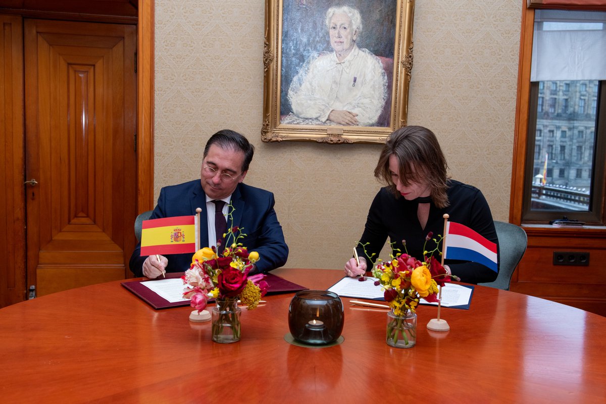 Pleasure to welcome my colleague @jmalbares to Amsterdam on the occasion of the Spanish state visit, and to build on our strong bilateral relations. As trusted EU and NATO partners, we cooperate closely on today's most pressing issues, including Ukraine and the Middle East. 1/2