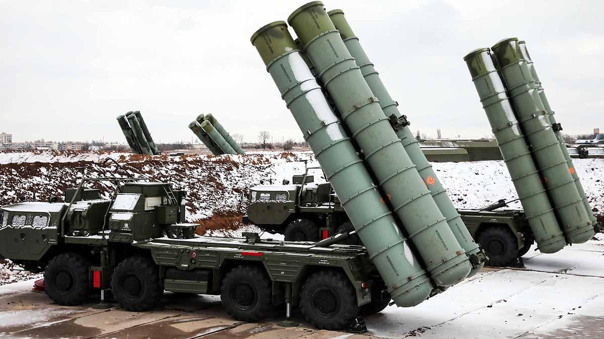 thinkatom24's tweet photo. #Ukrainian strike reported on #Russian #S400 battery at #Dzhankoi airbase in #Crimea , with a pair of MGM-140 #ATACMS tactical ballistic #missiles possibly the cluster warhead version
#RussiaUkraineWar #USA #airstrike #PENTAGON #Israel #dubai #Election2024 https://t.co/O3HYYetRGz