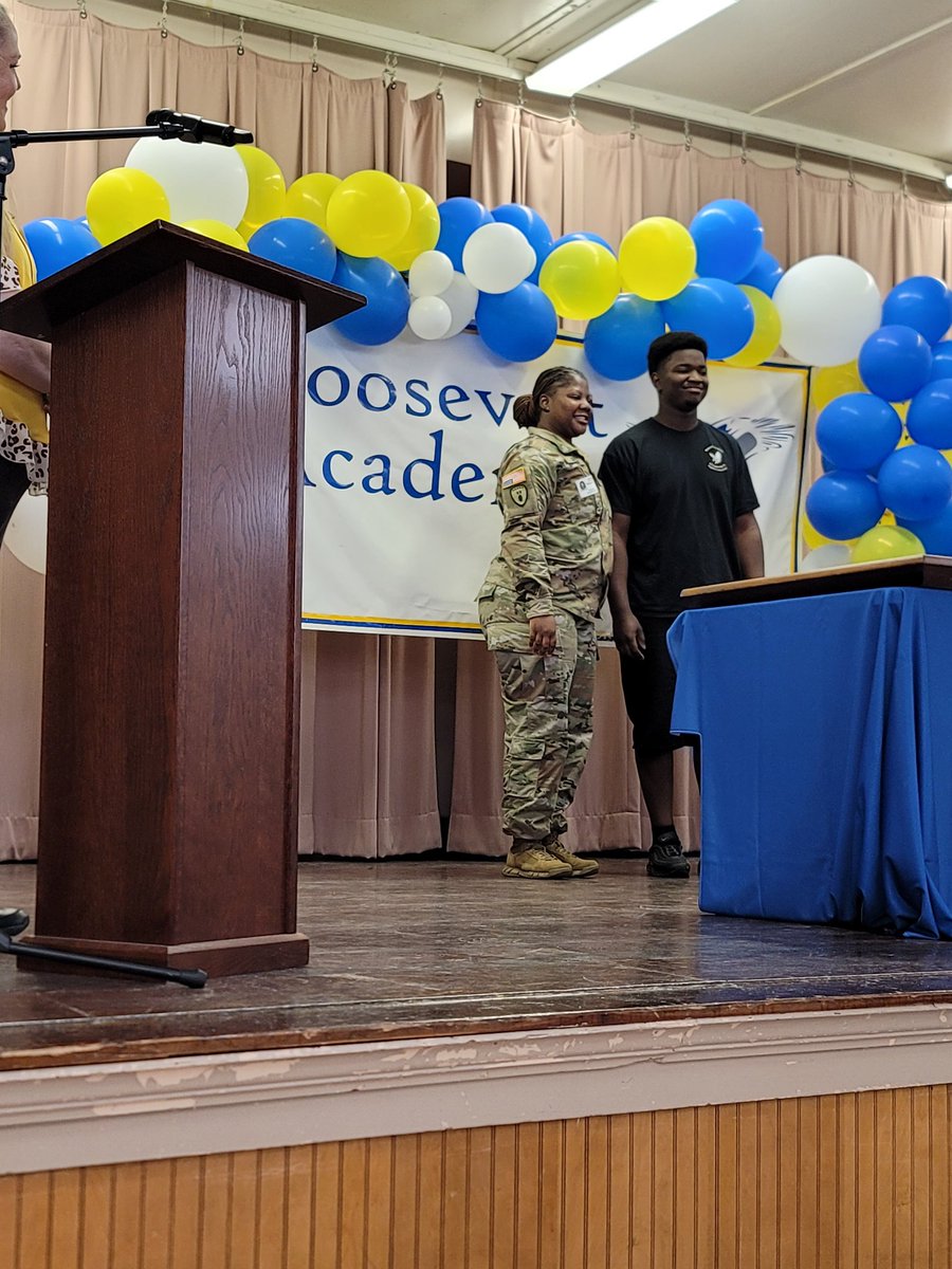 Kicking off the first Commitment Day at Roosevelt Academy. It's a great day to celebrate our Seniors!!@PolkSchoolsNews @