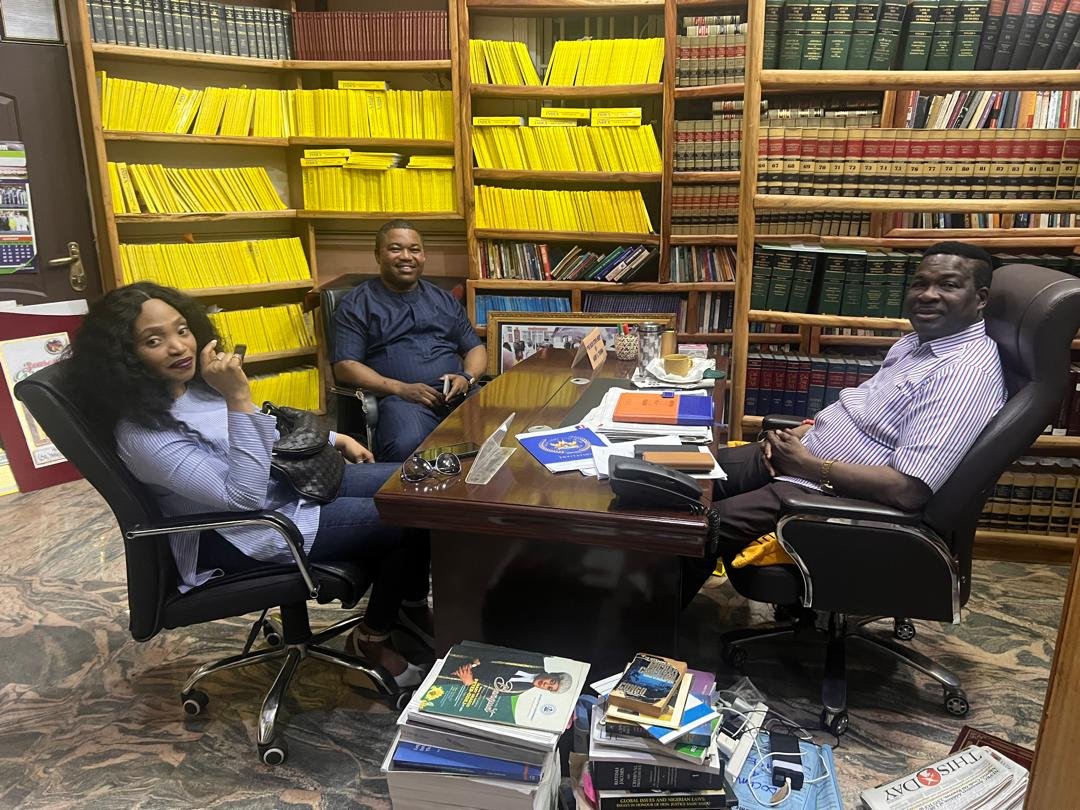 EjioforBar's tweet photo. GRATITUDE IN ACTION - LOLO UCHECHI OKWU KANU'S “THANK YOU” VISITS TO PROF. MIKE OZEKHOME, SAN AND SIR IFEANYI EJIOFOR, ESQ:

Yesterday, April 16, 2024, was a day of gratitude  as Lolo Uchechi Okwu Kanu paid a heartfelt 'Thank You Visit' to both Prof. Mike Ozekhome, SAN, and my humble self. 

Her visit, following a routine memorable visit to her husband-Mazi Nnamdi Kanu at the Nigerian State Security Service (SSS) dungeon, was a gesture of profound gratitude for the tireless and often thankless services rendered to her husband. 

During our meeting in Abuja, Lolo Uchechi Okwu Kanu expressed her deep appreciation to the indefatigable team, led by the erudite Prof. Mike Ozekhome SAN, for their unwavering support and the unprecedented victories achieved throughout the challenging period. 

Lolo Okwu Kanu recognized the unparalleled feats accomplished by our team, which have left an indelible mark in the pursuit of justice and human rights for her husband, Mazi Nnamdi Kanu.

It was indeed an honour to receive Lolo Okwu Kanu's gratitude and to be reminded of the importance of standing up for justice, even in the face of adversity.
The visit offered our esteemed Lead Counsel- Prof. Mike Ozekhome, SAN, the opportunity to chronicle the trajectory of the turbulent storms we relentlessly weathered all through, towards achieving the unprecedented milestone, notwithstanding the storm of the moment. Even as we remained sufficiently satisfied that posterity shall be kind to us when the history will be remembered.

We wish her a very fruitful sojourn in our jurisdiction and safe trip back to her destination.

We move!

#JusticeForMaziNnamdiKanu 

Signed:
Sir Ifeanyi Ejiofor, Esq. (KSC)
IPOB's Lead Counsel 
April 17, 2024