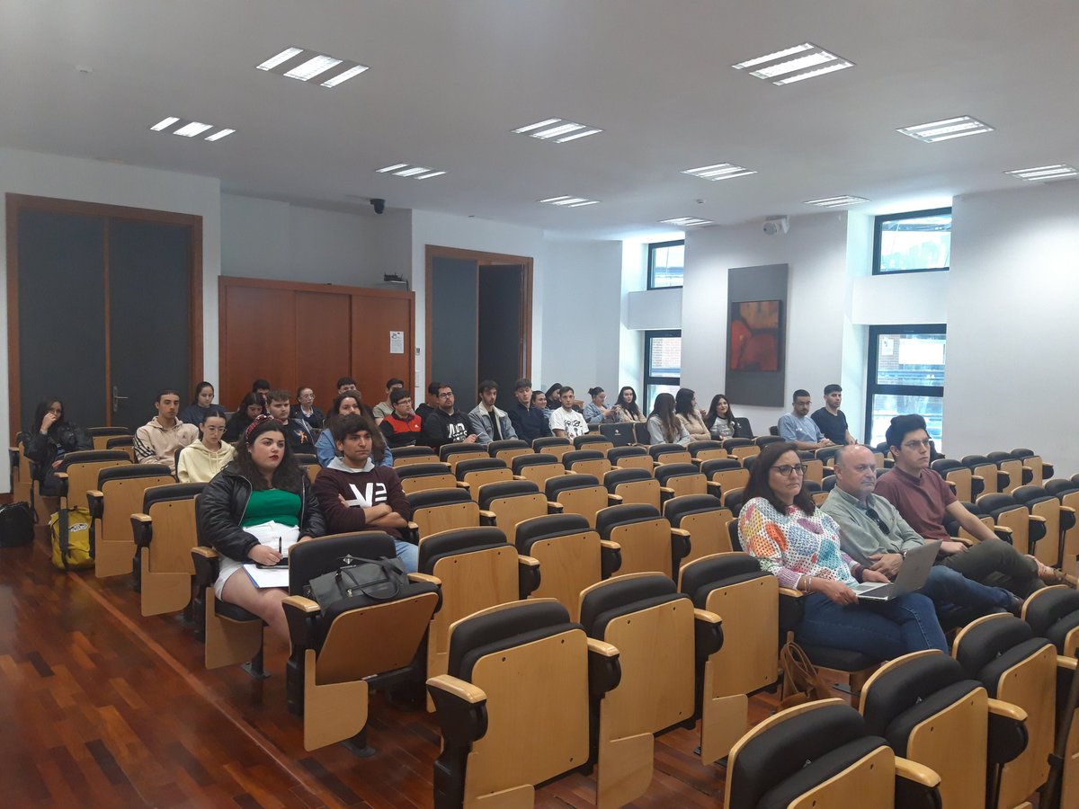 Seminario 🔝 interesante el q se ha desarrollado hoy en <a href="/ftaadcee_ab/">Facultad de Ciencias Económicas y Empresariales AB</a>. El consultor @jandicoberry ha compartido con nosotros cómo ayuda a las empresas a hacer un diagnóstico de su situación en digitalización y les orienta en todas las soluciones informáticas q pueden implementar👏