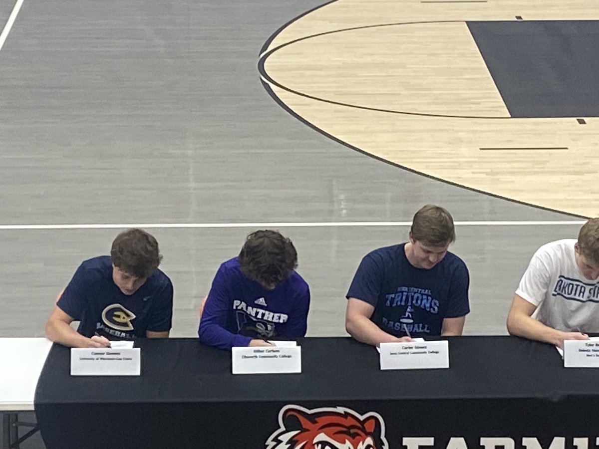 Congratulations to these 7 who made their commitments official today!

D Carlson: Ellsworth CC
T Rasmusson: Ellsworth CC
J Minnick: DCTC
C Giesen: Iowa Central CC
C Hennen: Eau Claire
T Sullivan: Gustavus
E Slifko: Hamline