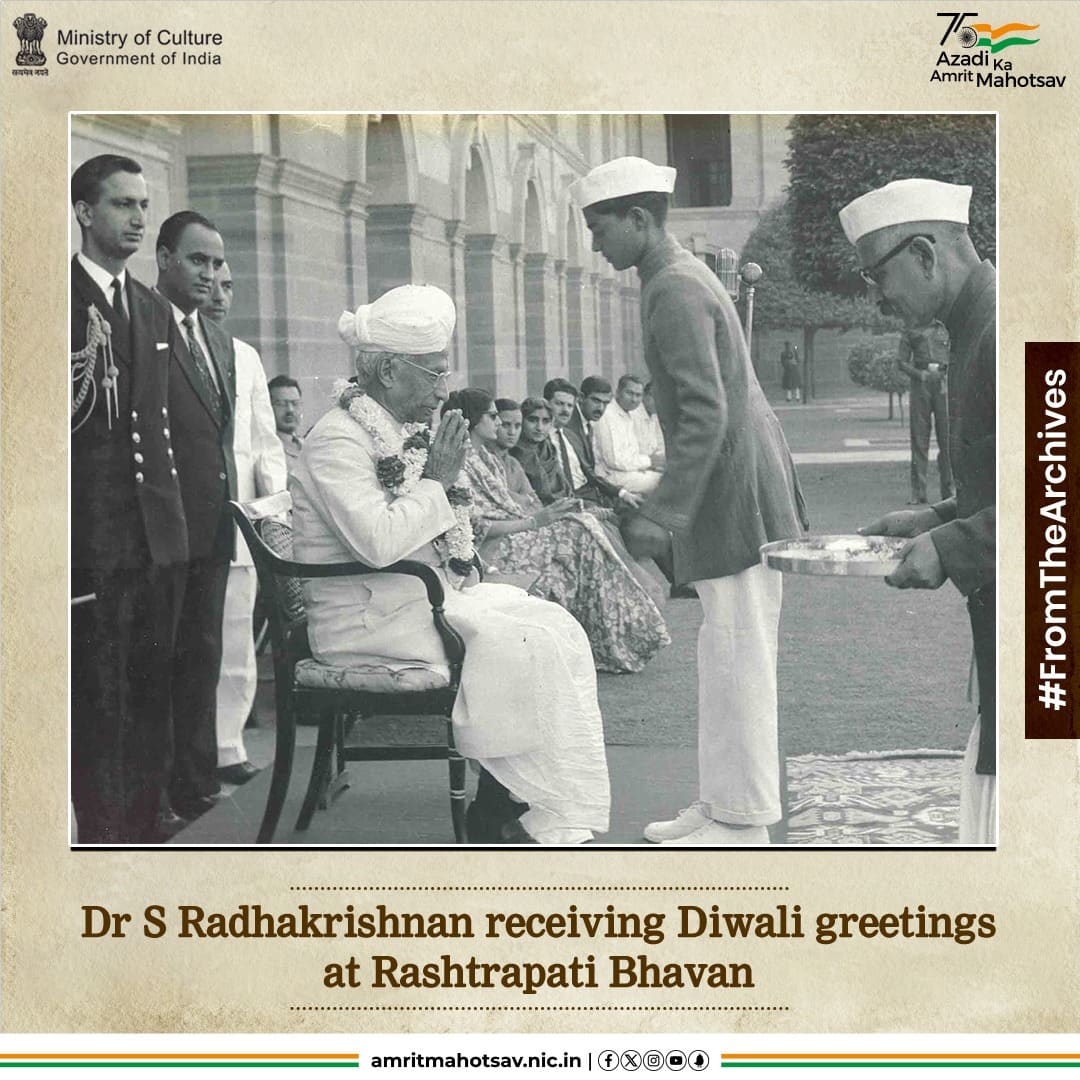 #DidYouKnow? Dr S Radhakrishnan served as the Vice President of India from 1952 to 1962 before being elected as the President.

#AmritMahotsav #FromTheArchives #RareAndUnseen #MainBharatHoon

IC: @RBArchive