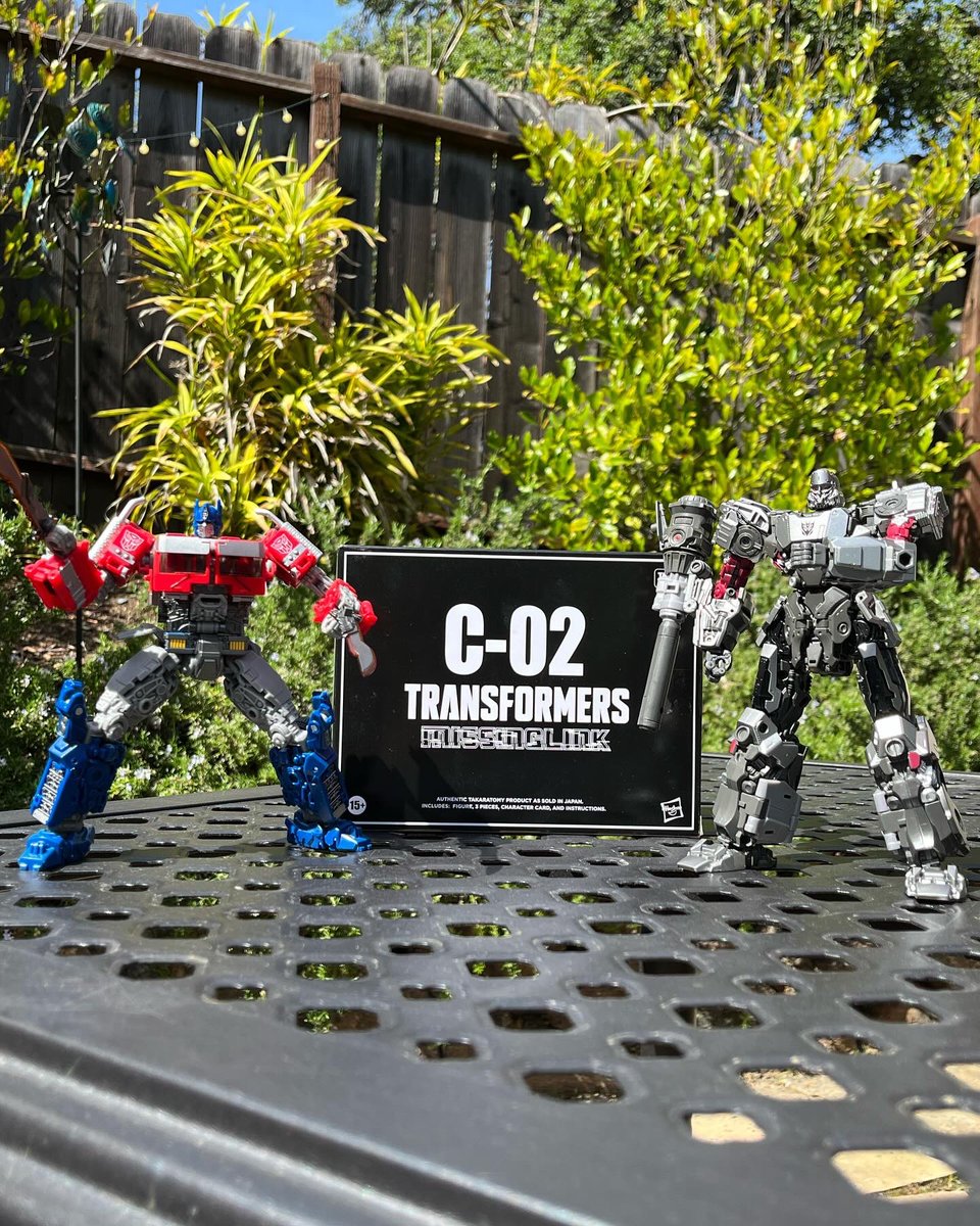 Bobby_Rubio's tweet image. YEAH, I’m a #TransformersFan and I’m  looking forward to tomorrow’s #MovieTrailer reveal of #TransformersOne! The crew worked so hard and just know that there was a lot of love that went into making it! Special shoutout to #TeamPrime and our Director Josh Cooley @CooleyUrFaceOff!