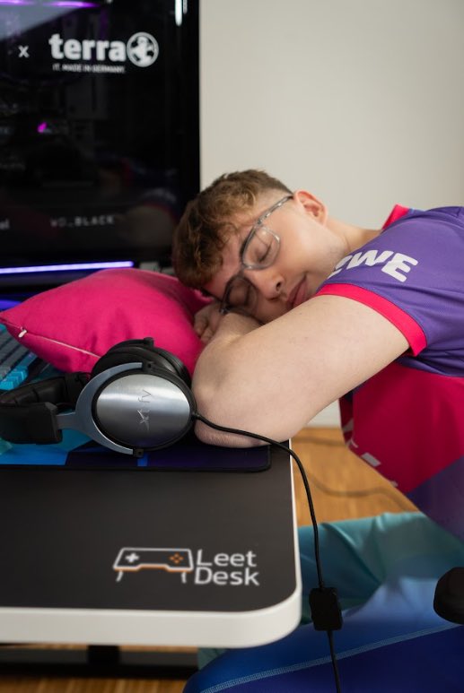 Wake us up when #LEC is back 😴😴