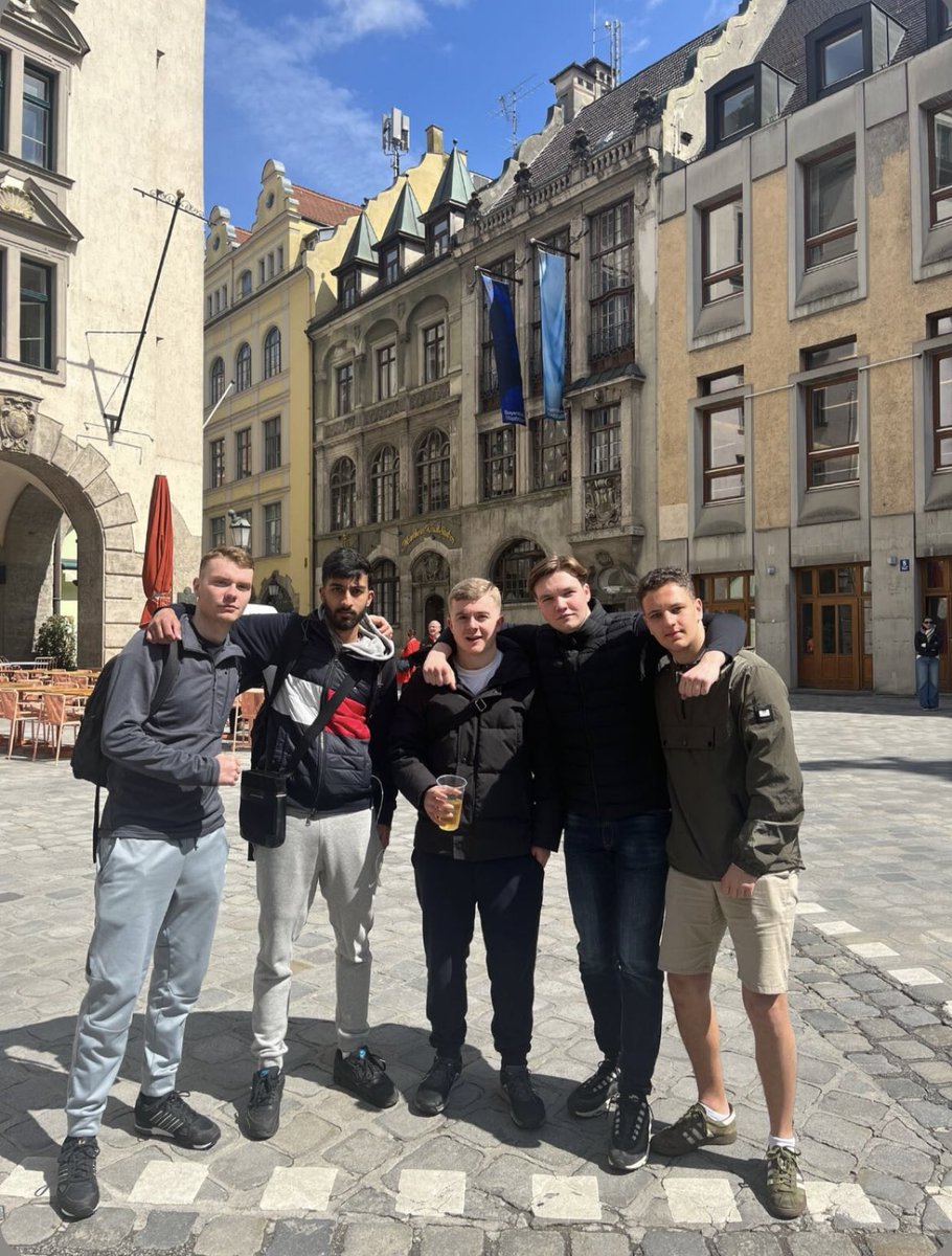 AFCLen1's tweet photo. Gooners 🇩🇪 https://t.co/b1rJTk0rzA
