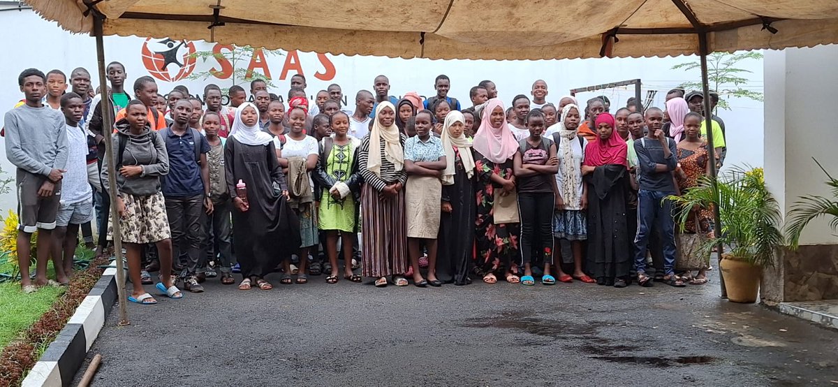 Saas_Kenya's tweet photo. SAAS HOLIDAY REVISION PROGRAM: DAY 2

Day 2 of our April holiday school revision program went on successfully.

Our young boys &amp; girls braced for the chilly weather &amp; rain in Mombasa, showing resilience and a true testament that nothing can stand between them &amp; their education. https://t.co/zItqoVbfQD