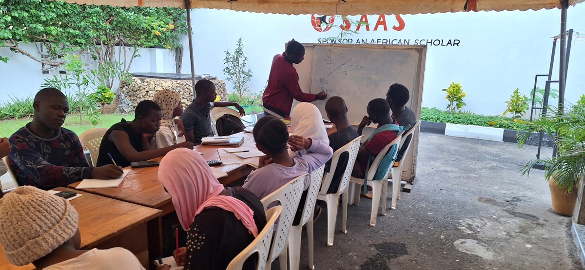 Saas_Kenya's tweet photo. SAAS HOLIDAY REVISION PROGRAM: DAY 2

Day 2 of our April holiday school revision program went on successfully.

Our young boys &amp; girls braced for the chilly weather &amp; rain in Mombasa, showing resilience and a true testament that nothing can stand between them &amp; their education. https://t.co/zItqoVbfQD