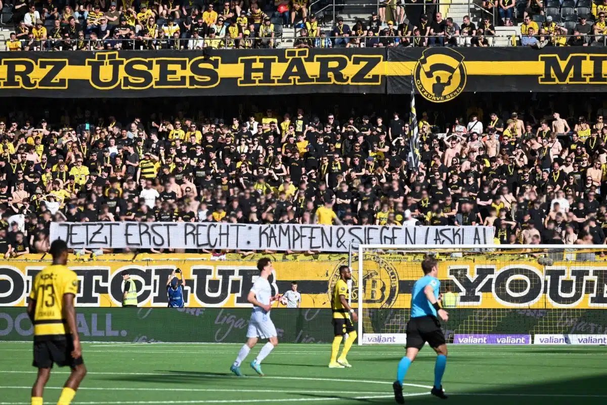 Die Ostkurve Bern äußerte sich beim vergangenen Heimspiel zur aktuellen Situation. Danke für eure Solidarität und Unterstützung, Freunde!
⚫️⚪️⚫️🟡⚫️