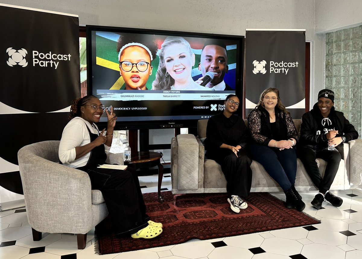First-time voters on the panel today. Shumikazi, Tayla and Nkanyezi talking politics with just over a month till the #Elections - @PodcastPartySA - let’s see if we should celebrate them or raise the voting age to 40.