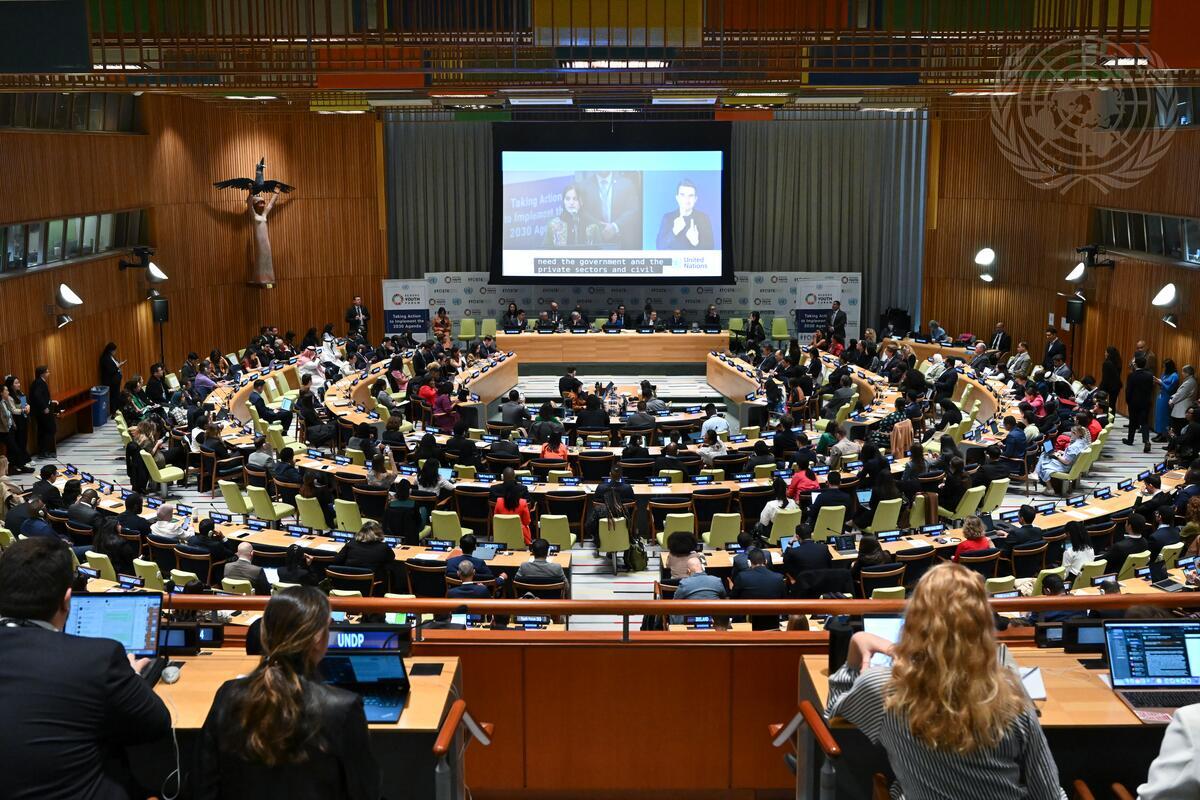 The @UNECOSOC #Youth2030 Forum on the theme: “Youth shaping sustainable and innovative solutions: Reinforcing the 2030 Agenda and eradicating poverty in times of crises” at #UNHQ! 🇺🇳 Check out images from @UN_Photo from Day 1! Watch live on @UNWebTV here: bit.ly/4aVNdqj