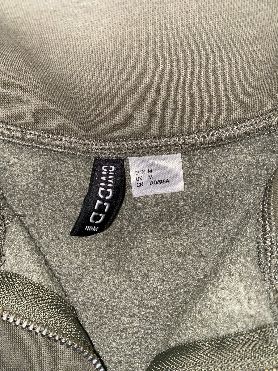 slovee4's tweet photo. WTS want to sale 
❤️‍🔥 Crop Sweatshirt Zipper H&amp;M / HnM ❤️‍🔥

•ukuran M warna army
•dijual karena jarang dipake

boleh tf / via shopee jg bisa bgt. dm jika berminat

💰 : 120k

tag. #zonauang jual hnm stradivarius preloved thrift bershka hoodie crewneck zipper https://t.co/N6O6YTGyjf