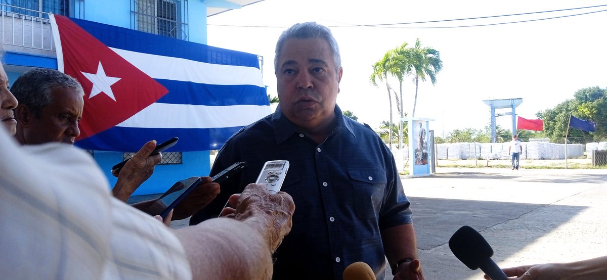 Cuba_CTC's tweet photo. .@UlisesGuilarte anunció que varias capitales provinciales celebrarán el #1Mayo con desfiles, sin que medie usar transporte. 
Ratificó que en la Tribuna Antiimperialista José Martí será el acto central a donde se movilizarán a pie unos 200 mil habaneros.
#PorCubaJuntosCreamos https://t.co/Ka0iacojvZ