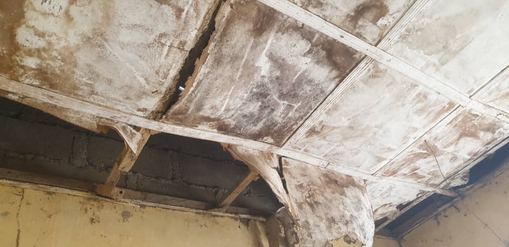 Tracka (@trackang) on Twitter photo Dear <a href="/SenBalaMohammed/">Senator Bala A. Mohammed</a>,
Limi Primary Healthcare in Ningi LGA, Bauchi State is the only maternity healthcare centre in Limi community.
This facility only has just one staff and a volunteer.
There are no beds, drugs, water, electricity, syringes, drips, and other medical Dear <a href="/SenBalaMohammed/">Senator Bala A. Mohammed</a>,
Limi Primary Healthcare in Ningi LGA, Bauchi State is the only maternity healthcare centre in Limi community.
This facility only has just one staff and a volunteer.
There are no beds, drugs, water, electricity, syringes, drips, and other medical