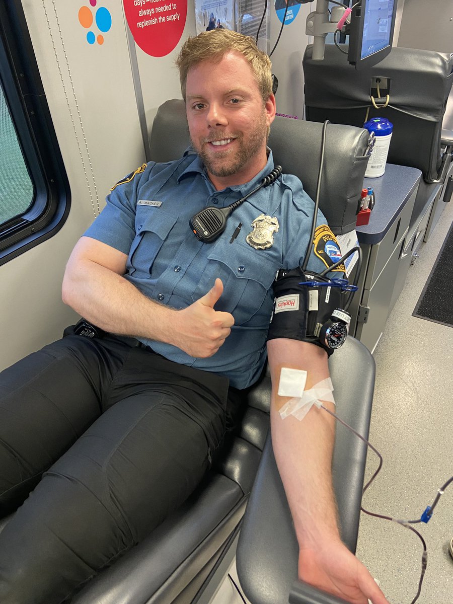 Walk-Ins are welcome for the first ever Battle of Badges Blood Drive! Swing down to the Mayo Clinic Ambulance Services building on W Michigan St and donate towards #TeamLaw. We’ll be here until 5!