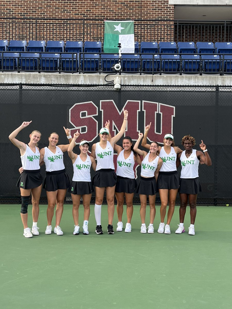 MeanGreenTennis's tweet image. Flag is flying. We’re ready. Let’s battle 
🦅

#GMG🦅