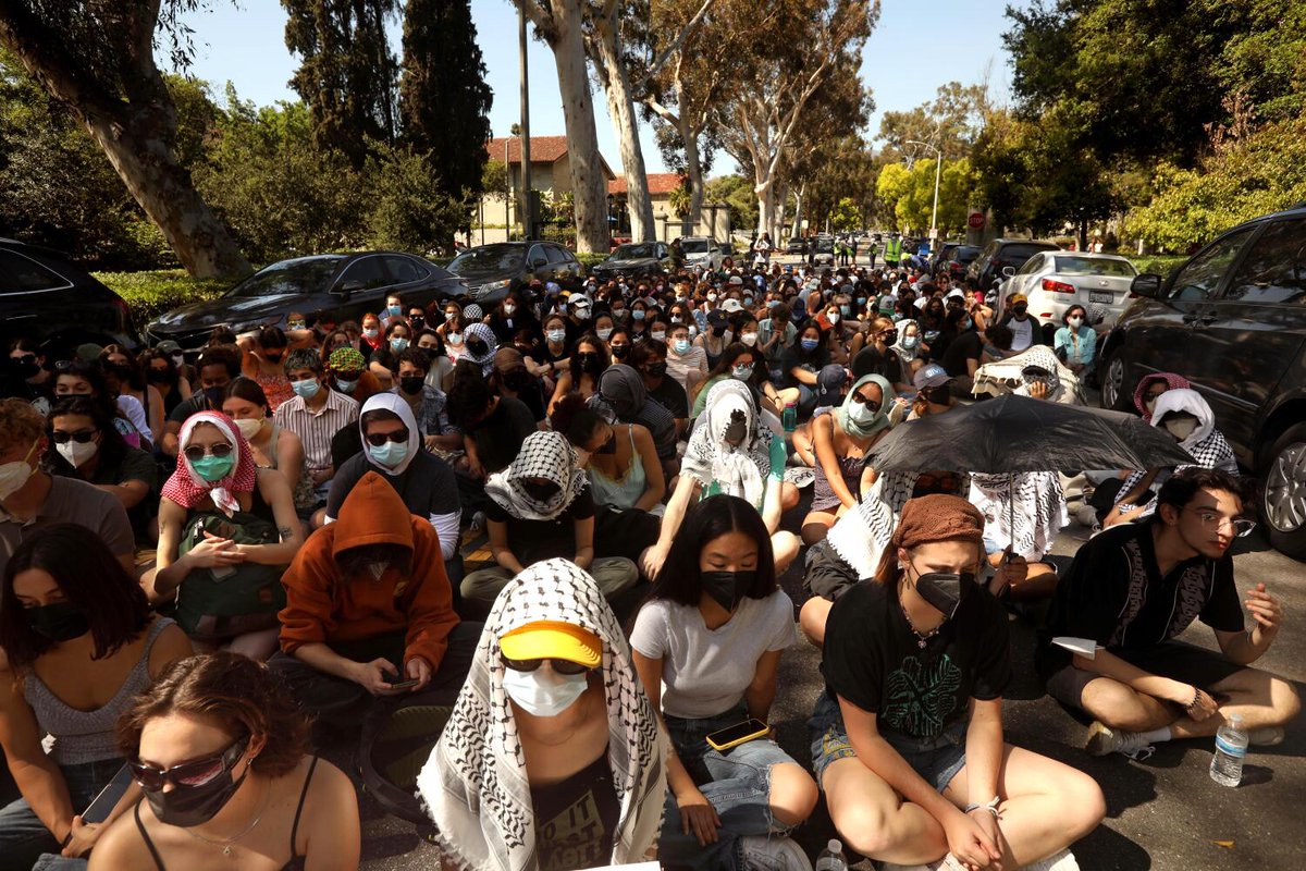 Letters to the Editor: The consequences of civil disobedience at Pomona College (via @latimesopinion) latimes.com/opinion/letter…