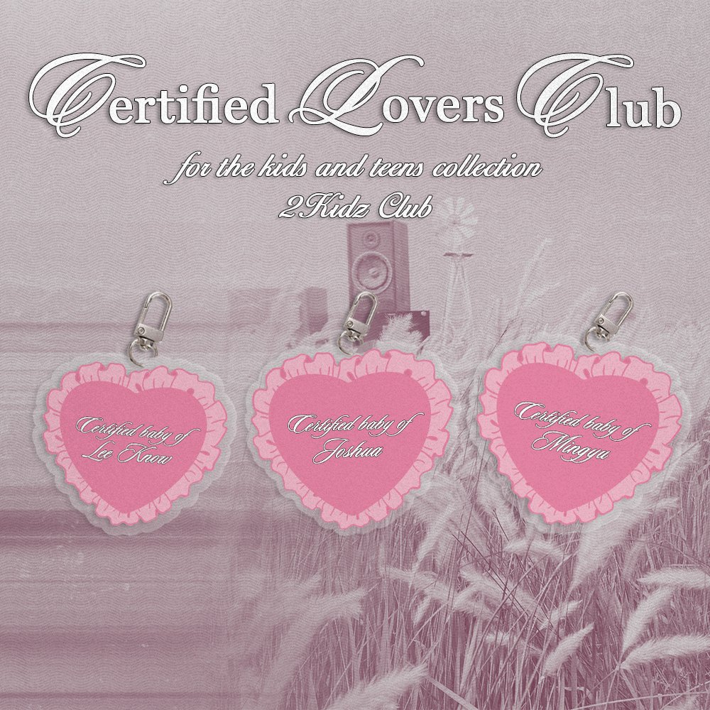 due to a mix-up of designs, keyrings for the Certified Lovers Club catalog will differ from the design of the sticker. this will only affect the first batch of the orders.

order for the new collection will be moved to 6:30 pm, we are sorry for the inconvenience!