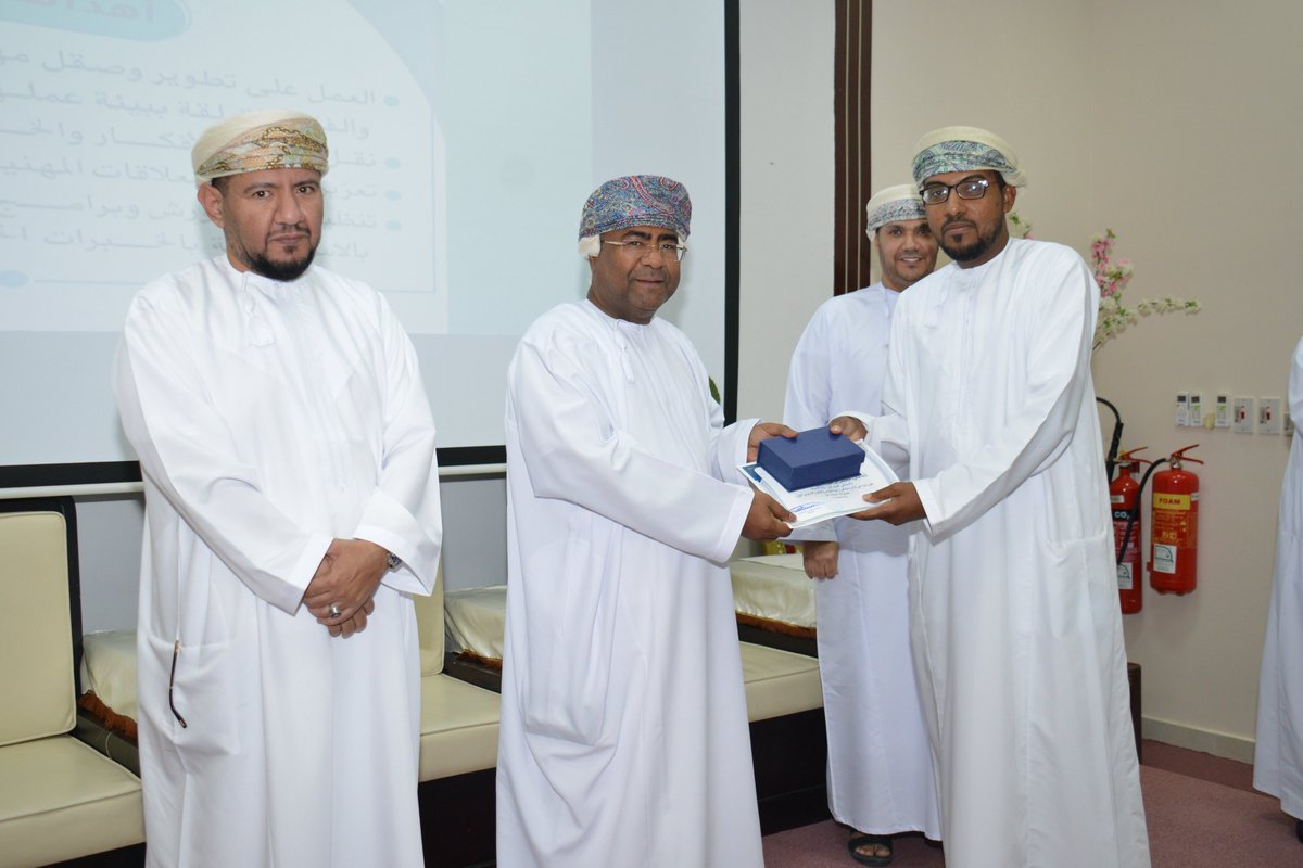 انطلقت اليوم بالمديرية العامة للتربية والتعليم بمحافظة جنوب الشرقية فعاليات ملتقى دائرة القياس والتقويم التربوي الأول والذي جاء تحت شعار "صناعة وتغيير" وذلك تحت رعاية عبدالله بن علي الفوري المدير العام ، وبحضور أنور بن حمد السناني رئيس مجلس إدارة غرفة تجارة وصناعة عمان فرع جنوب