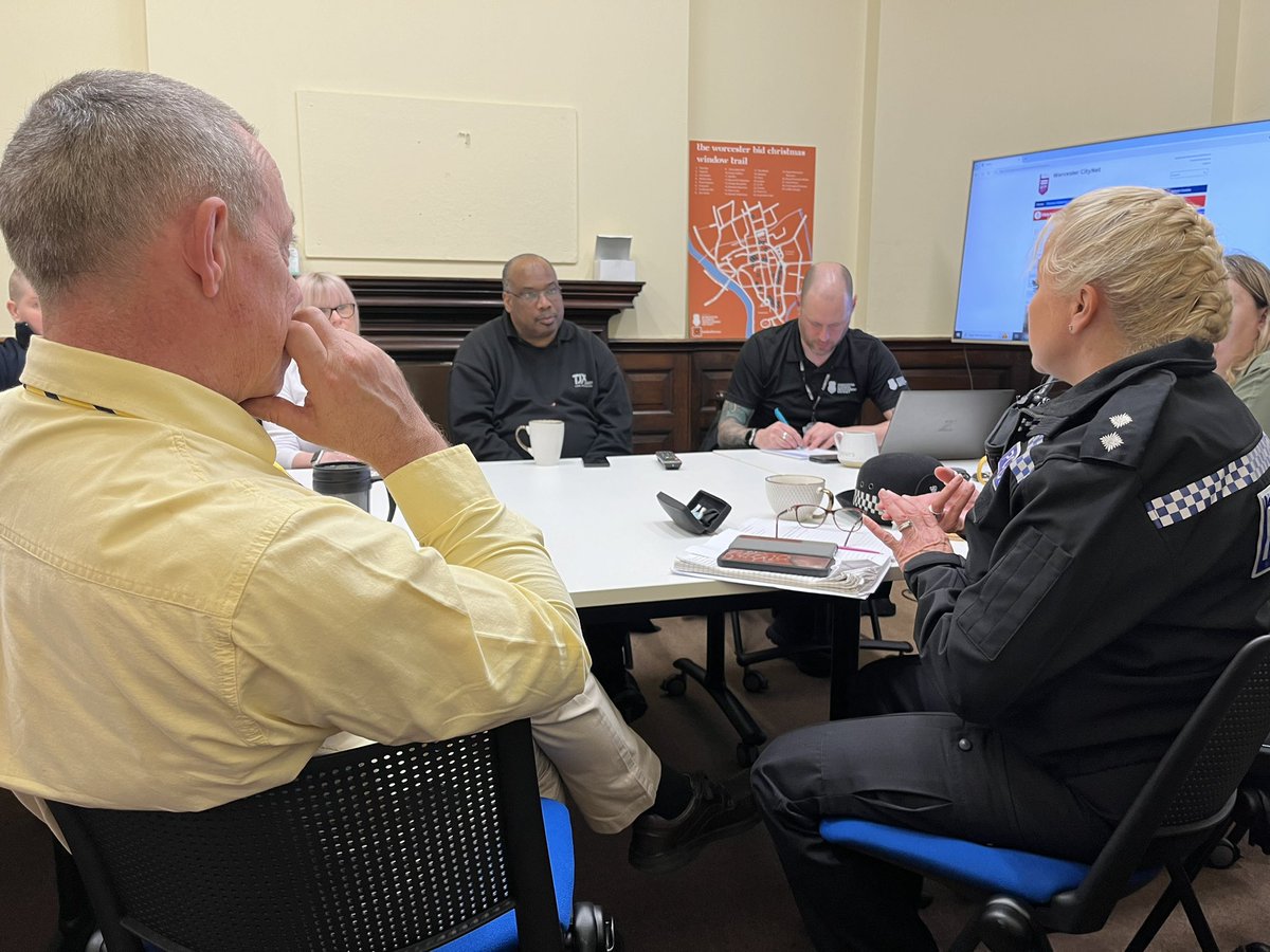 Inspector Tanya Beckett and team attending the regular Worcester BID meeting at the Guildhall to discuss current issues and plans for the city centre @WorcesterBID @myworcester #PolicingPromise