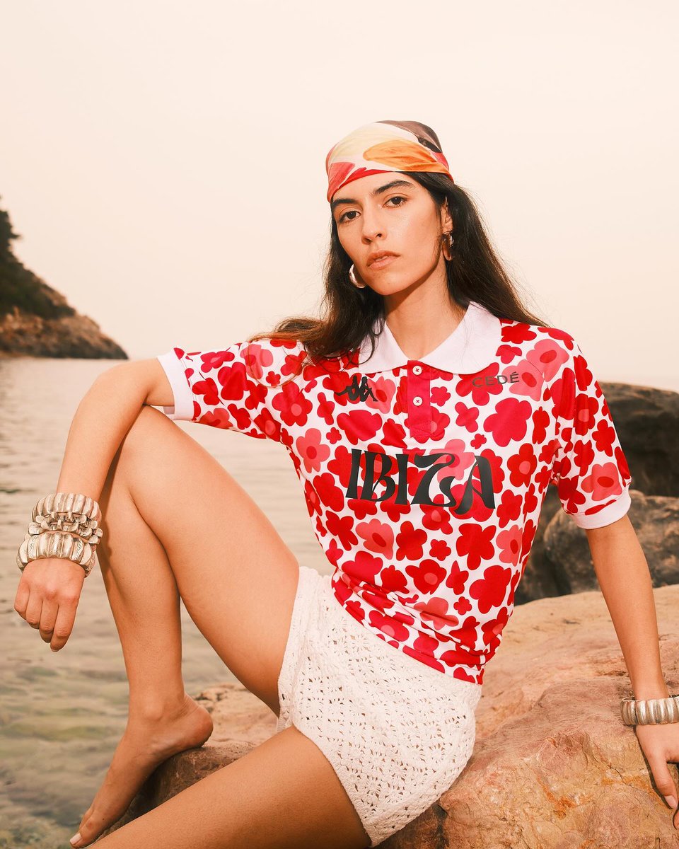 💮 Ahead of their third season together, Kappa and CD Ibiza have revealed the club’s third kit, with a design inspired by the nature and bohemian spirit of the island. See more here: backoffice.soccerbible.com/performance/fo…