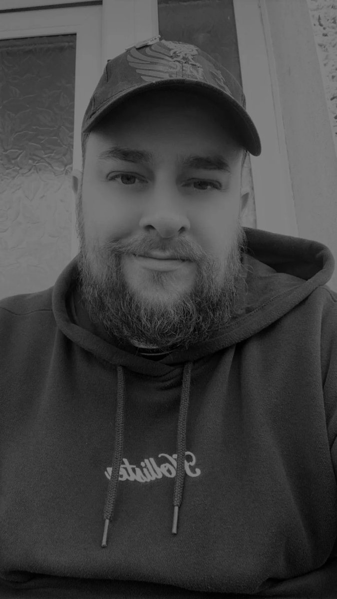 Feeling cute, might delete later idk. #selfie #me #blackandwhite #Hollister #SouthWales